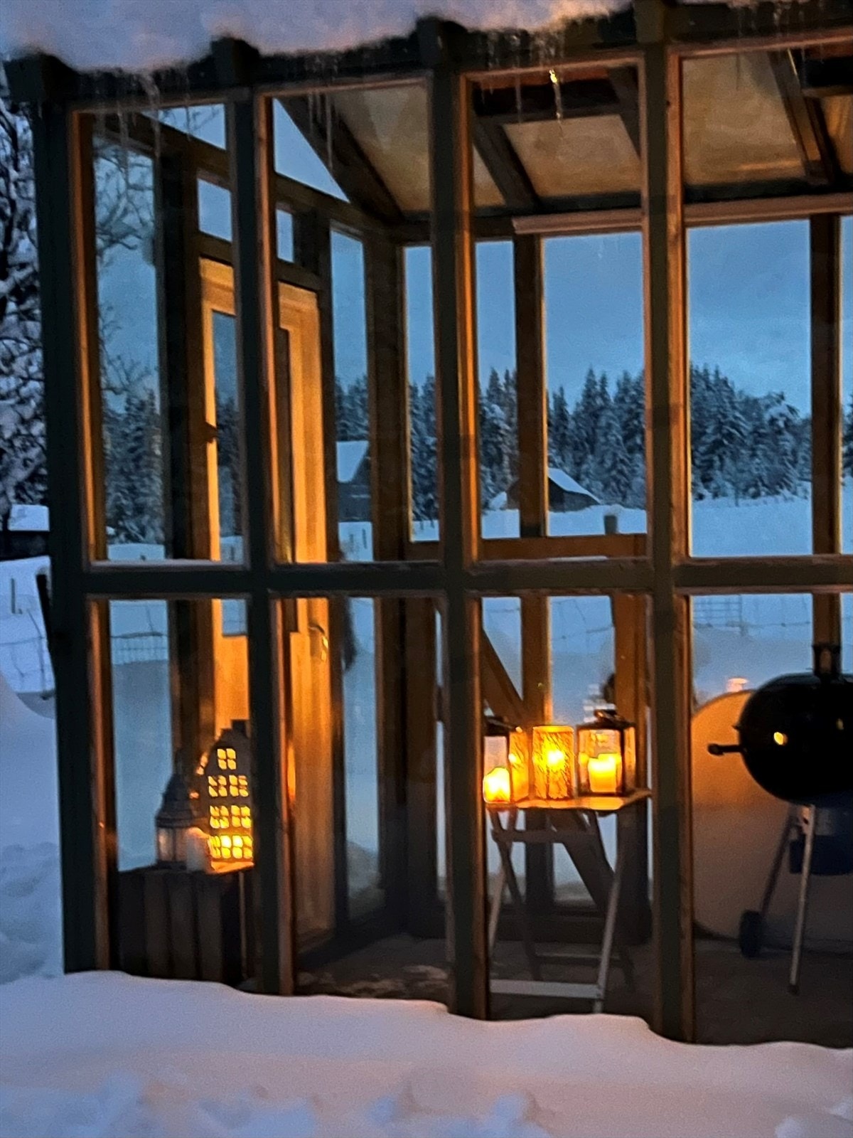 Et hyggelig tilskudd til hytten, perfekt for kvelder med stearinlys. Selgers private bilde. Galleribilde
