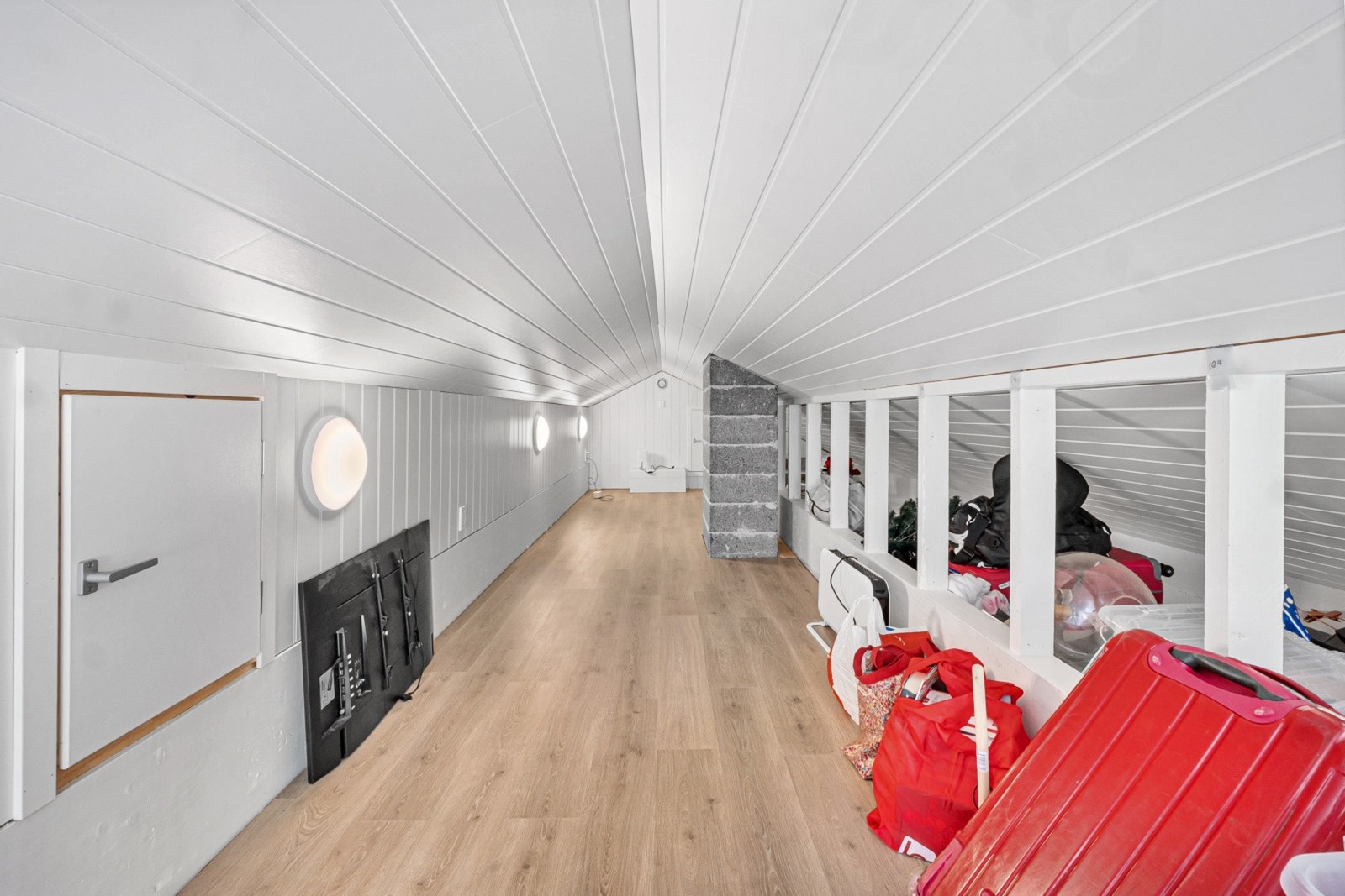 Hems. Arealet er ikke målbart. Galleribilde