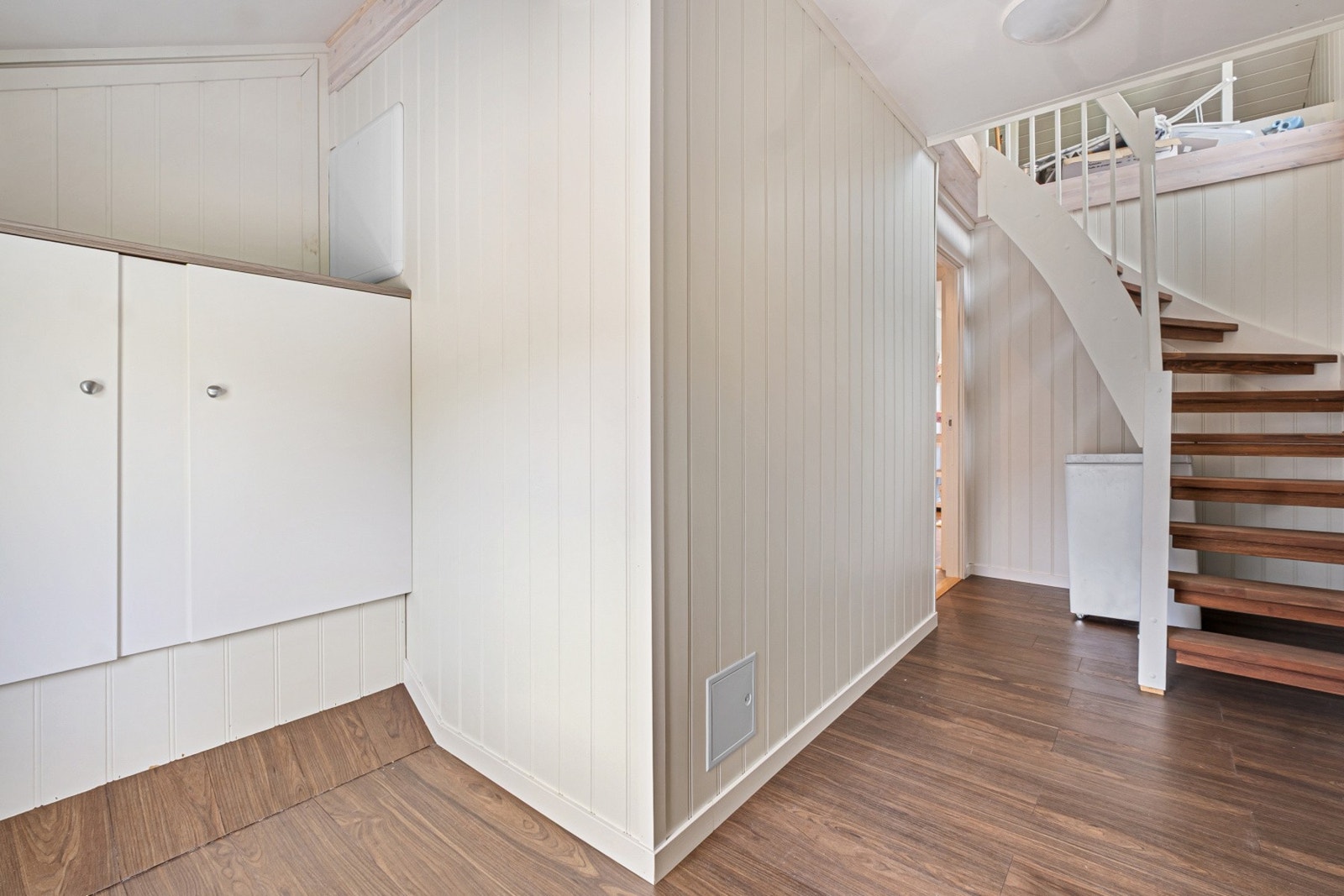 Trapp går opp til hems. Galleribilde