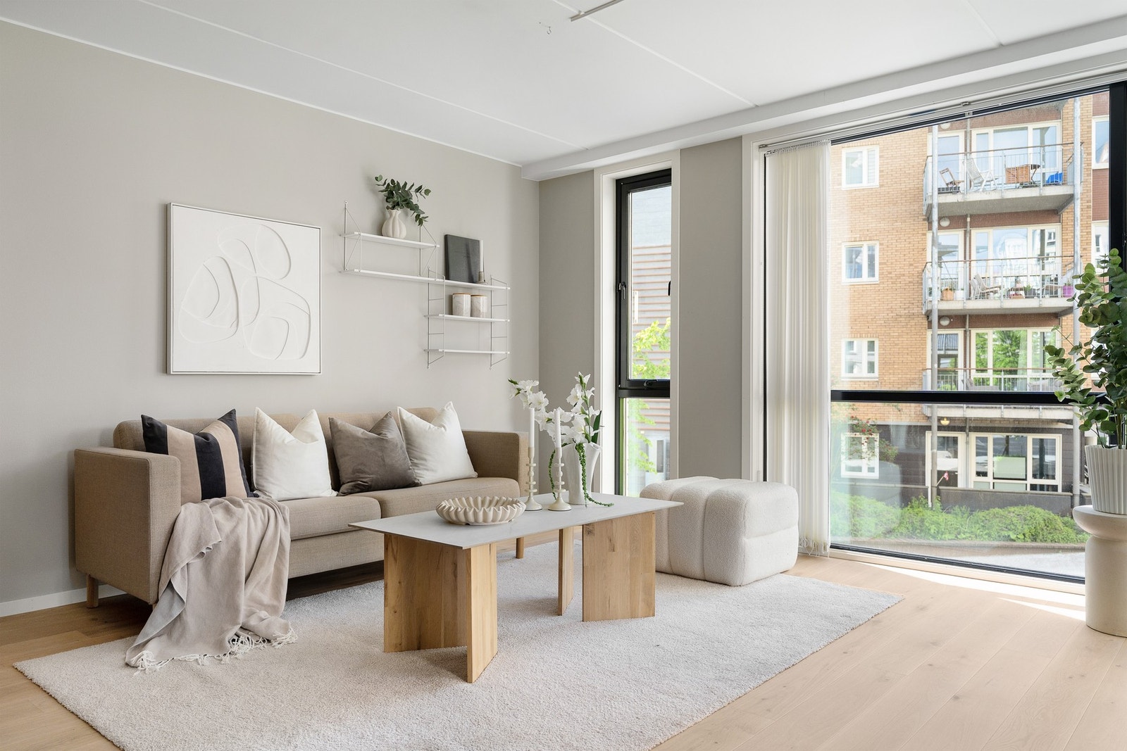Leiligheten har oppgraderte gulv og er er malt i tidsriktige og fine fargetoner. Galleribilde