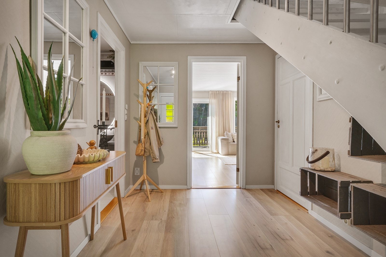 - Romslig entré på 9,4m² - Galleribilde