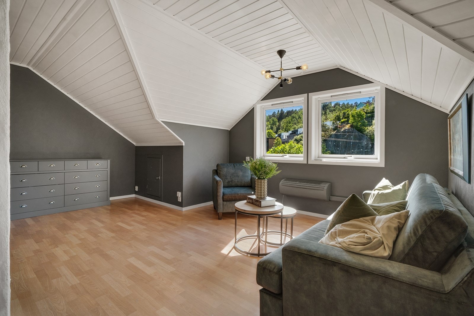- TV-stuen måler 21,7m² - Galleribilde