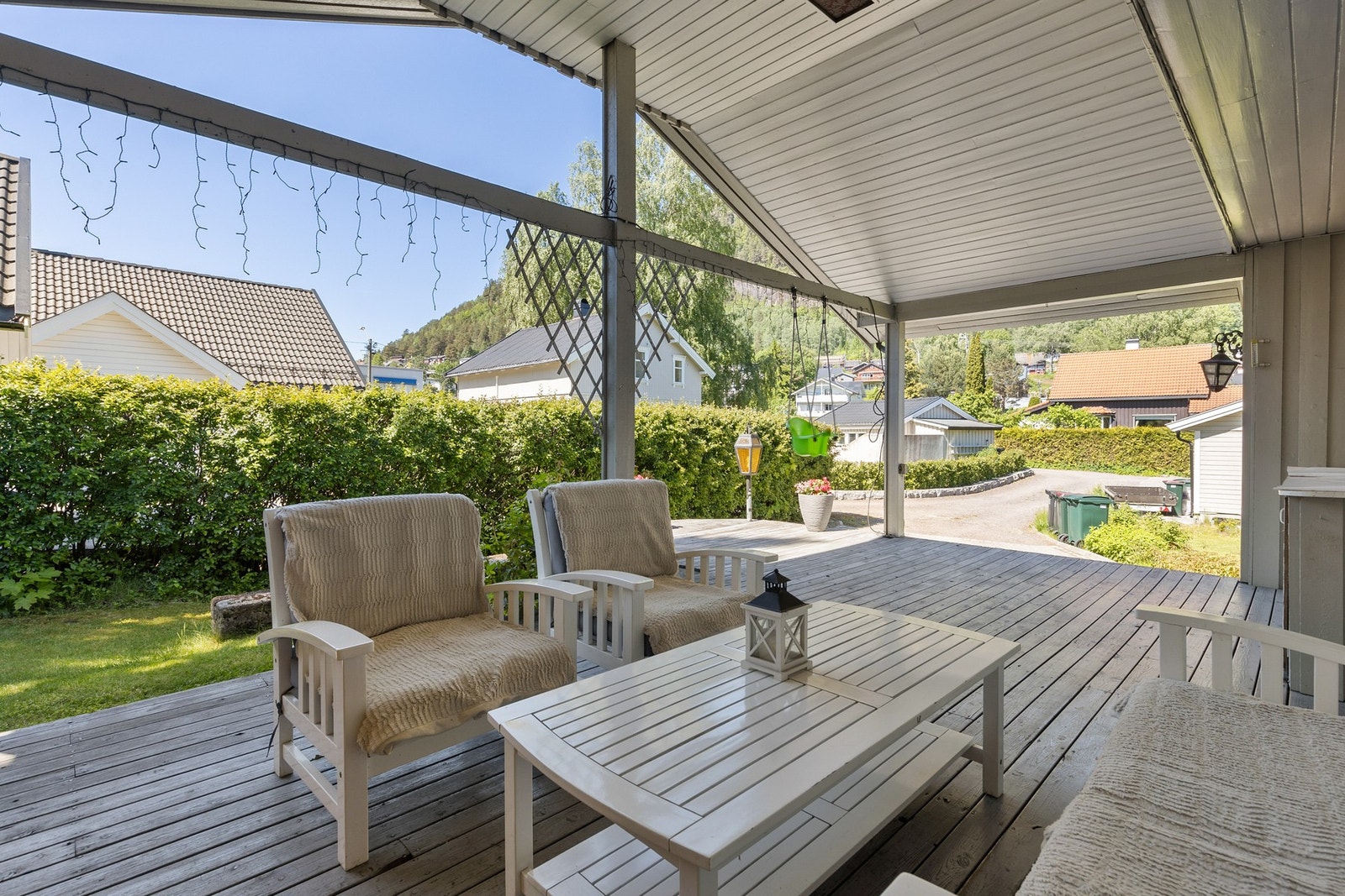 Hyggelig terrasse på 33 kvm med utgang fra stue Galleribilde