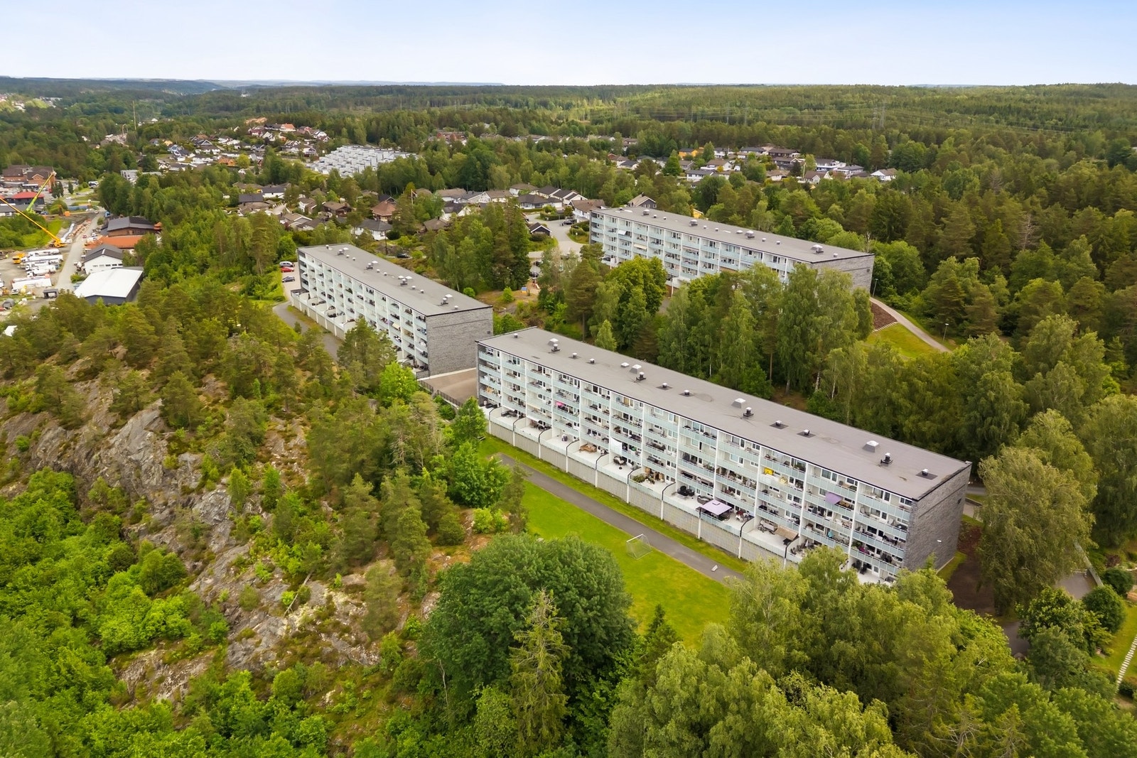 Leiligheten ligger i det godt etablerte Trolldalen 1 borettslag Galleribilde