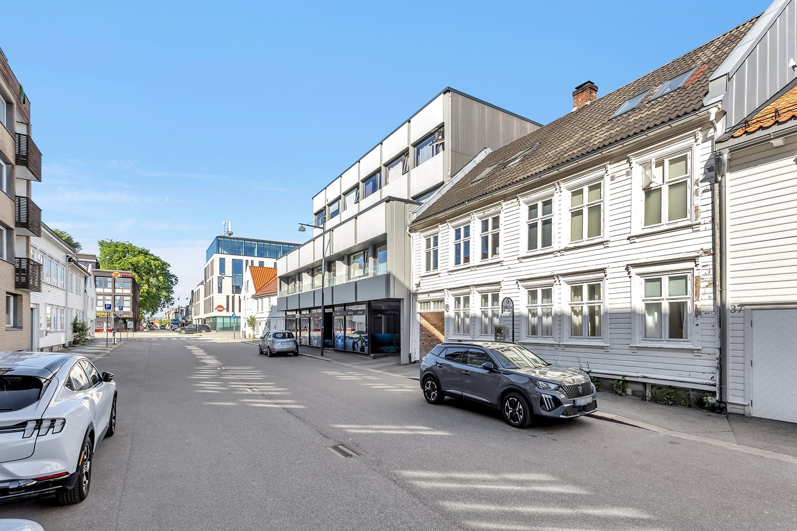 Attraktiv beliggenhet med gangavstand til alt av servicetilbud Galleribilde