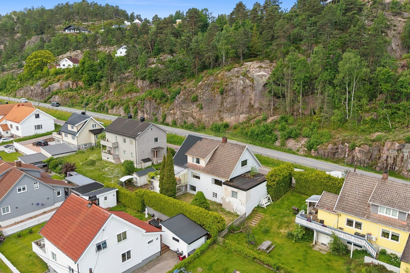 DNB Eiendom AS Svelvik - Enebolig med stort potensial sentralt i Svelvik | Vesentlig renoveringsbehov | Garasje og parkering på tomten Åsgaten 5, Svelv