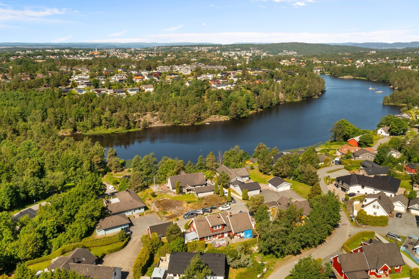 Luftfoto som viser beliggenheten i landskapet. Galleribilde