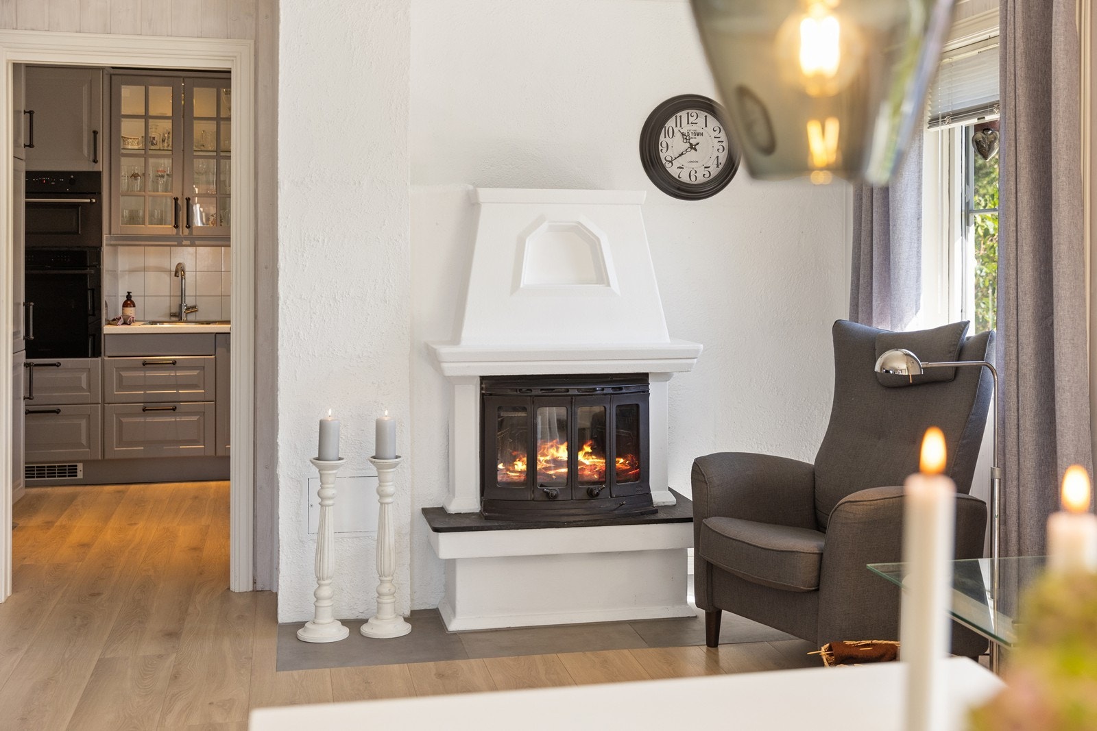 En peisinnsats i stuen sørger for både varme og hygge. Galleribilde