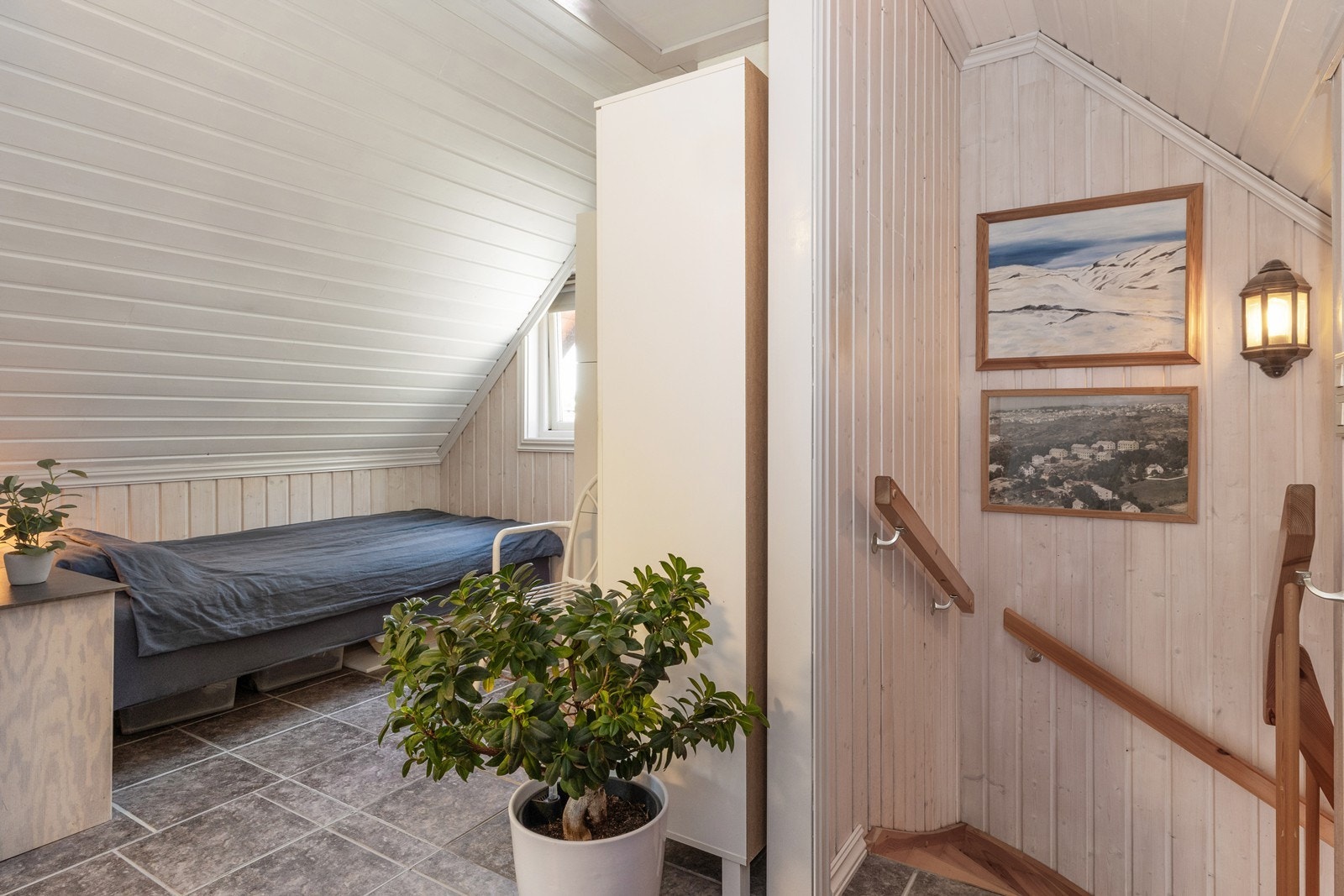 i 2. etasje i utleiedelen er det soverom/kontor. Galleribilde