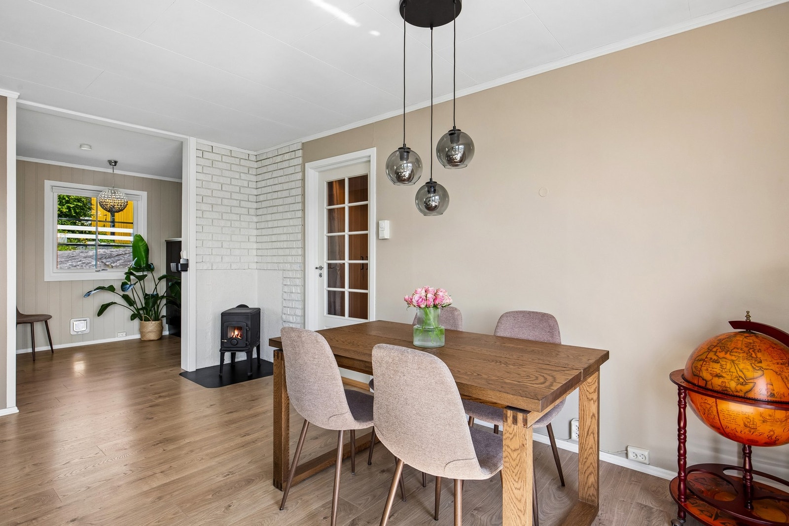 God plass til spisebord Galleribilde