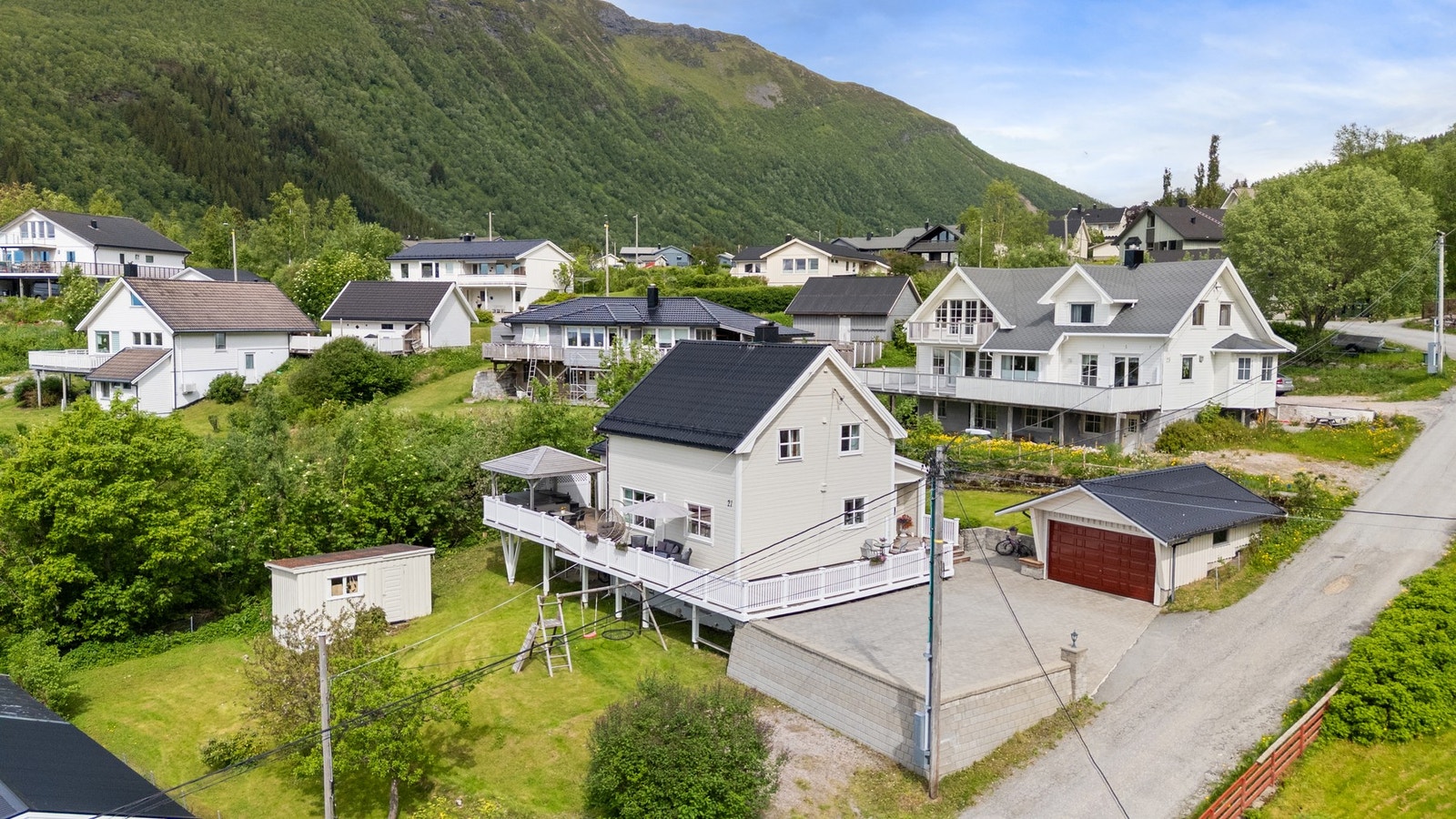 EiendomsMegler 1 Bodø - Stormen Ørnes - Innholdsrik enebolig med sjøutsikt og utleiedel| Stor veranda og garasje | Attraktiv beliggenhet Storhammarn 21