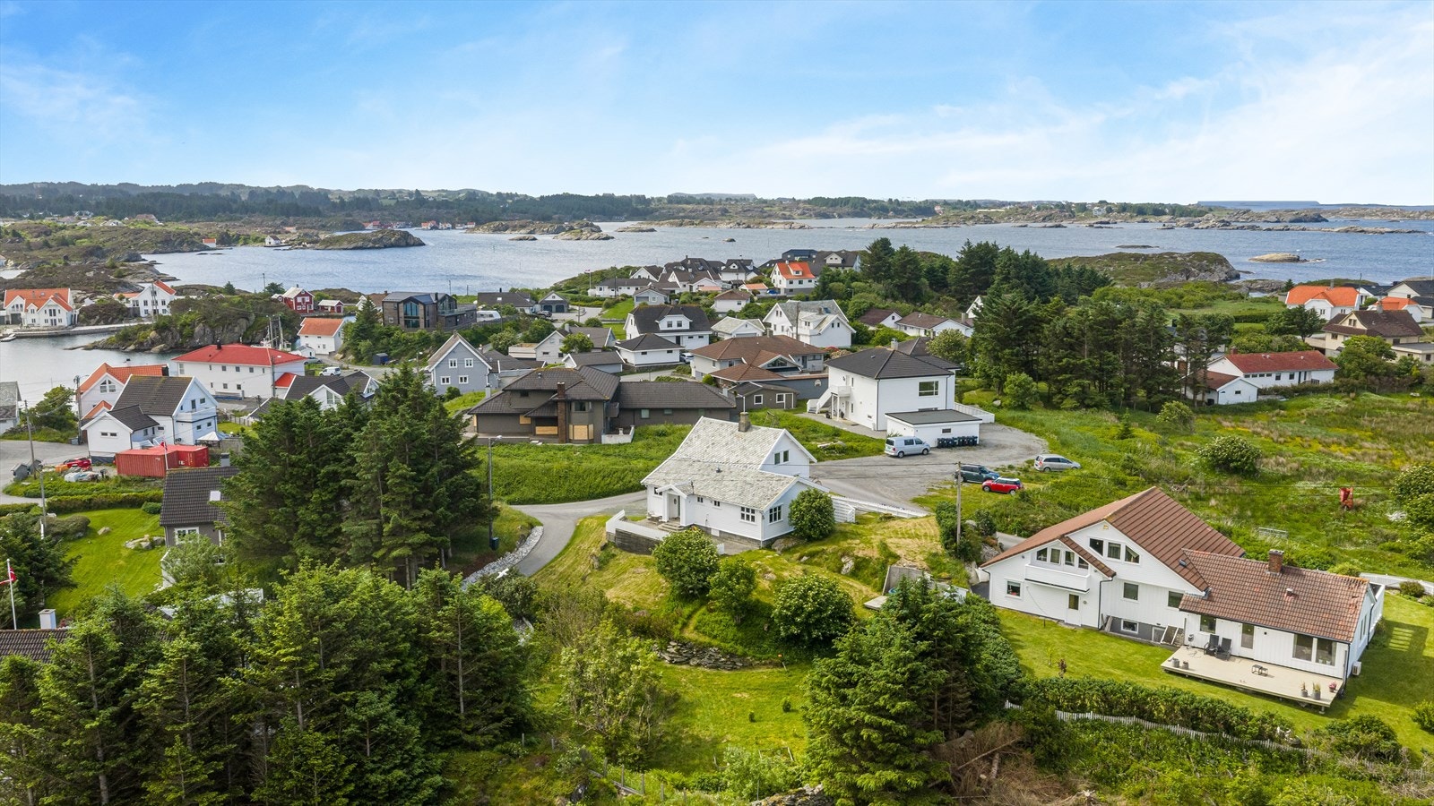 Salvøy er kjent for sitt trivelige nærmiljø og flotte uteområder. Galleribilde