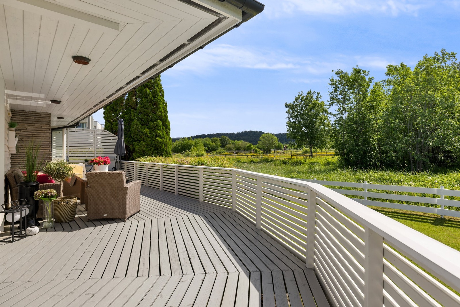 Her kan du nyte lange sommerdager i rolige omgivelser med lite innsyn. Galleribilde