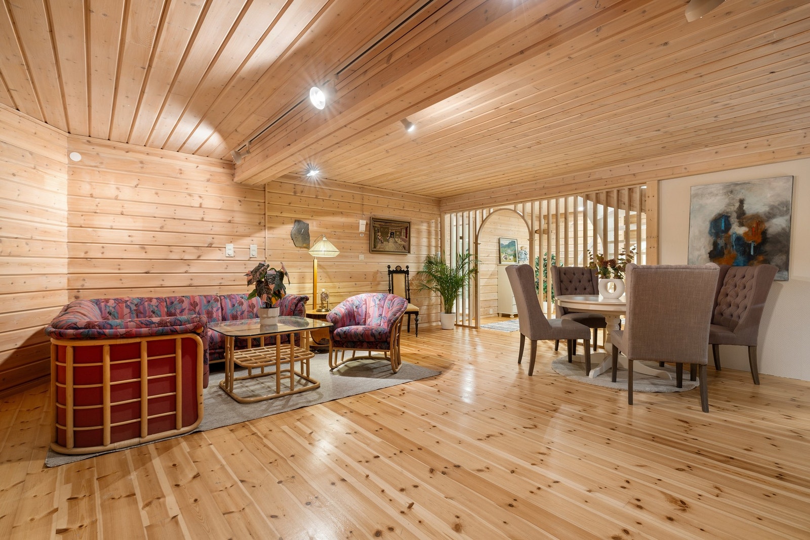 Stor kjellerstue på 38,8m², perfekt som et ekstra oppholdsrom. Galleribilde