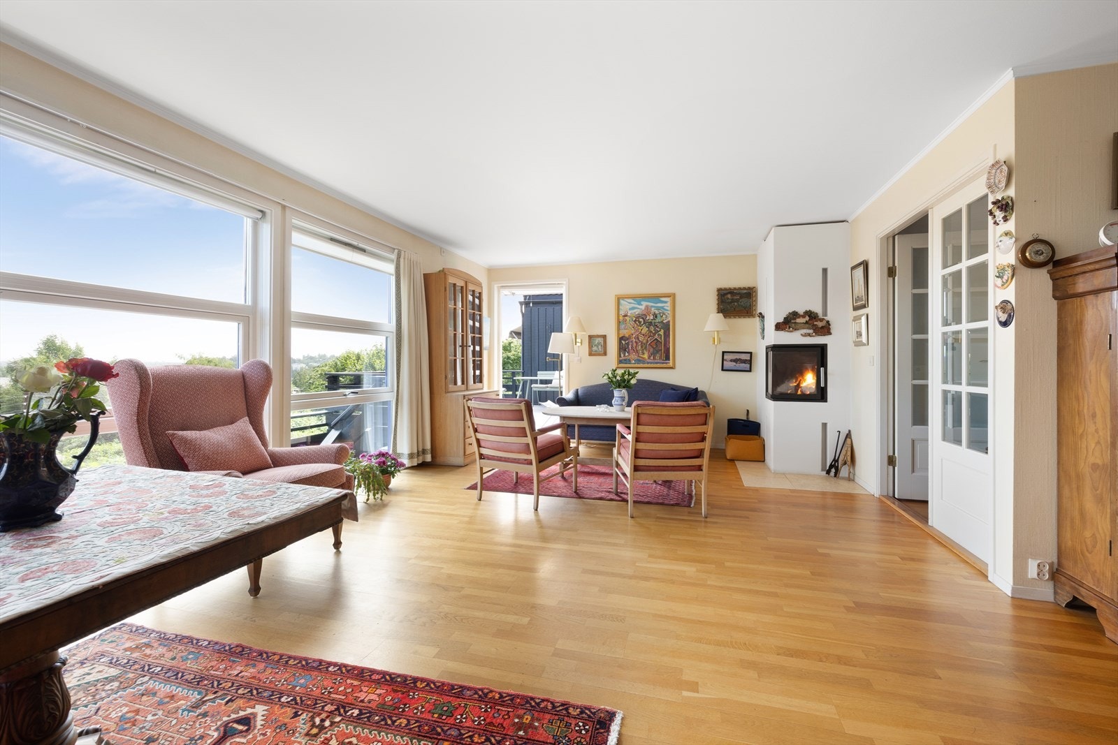 Stuen er et fleksibelt rom med flere møbleringsmuligheter. Galleribilde