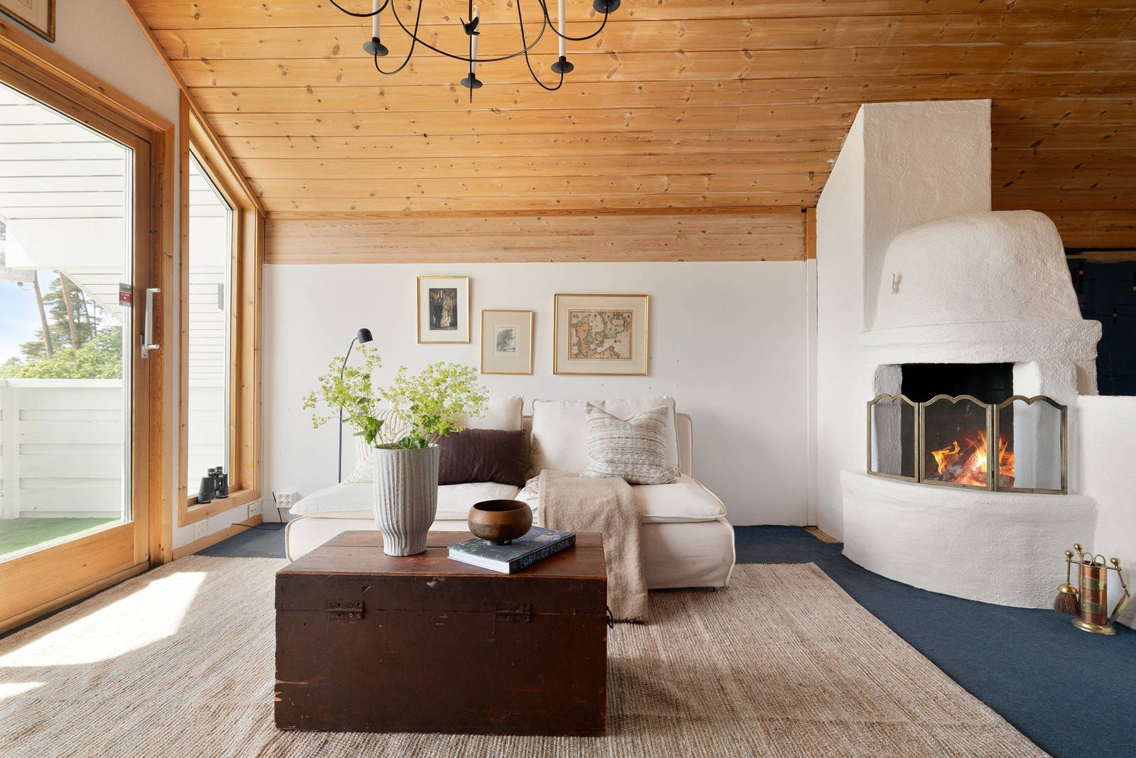 Peisen bidrar til varme og hygge på kalde vinterdager. Galleribilde