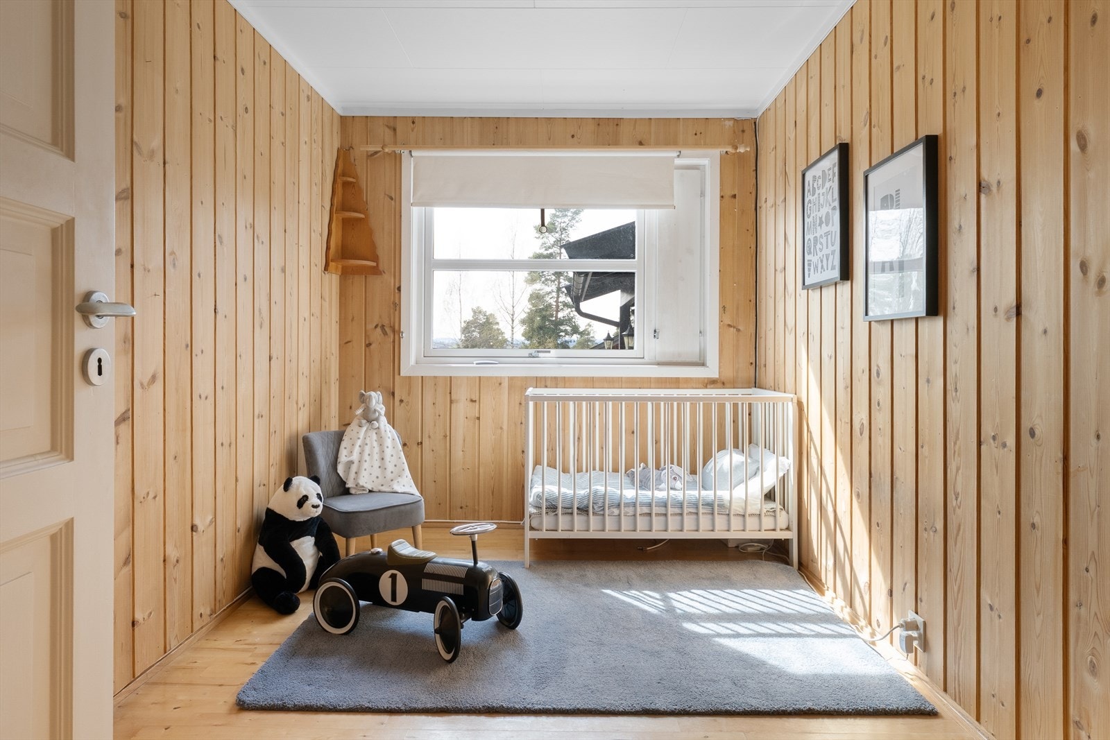 Det andre soverommet egner seg godt som barnerom, gjesterom eller kontor. Galleribilde