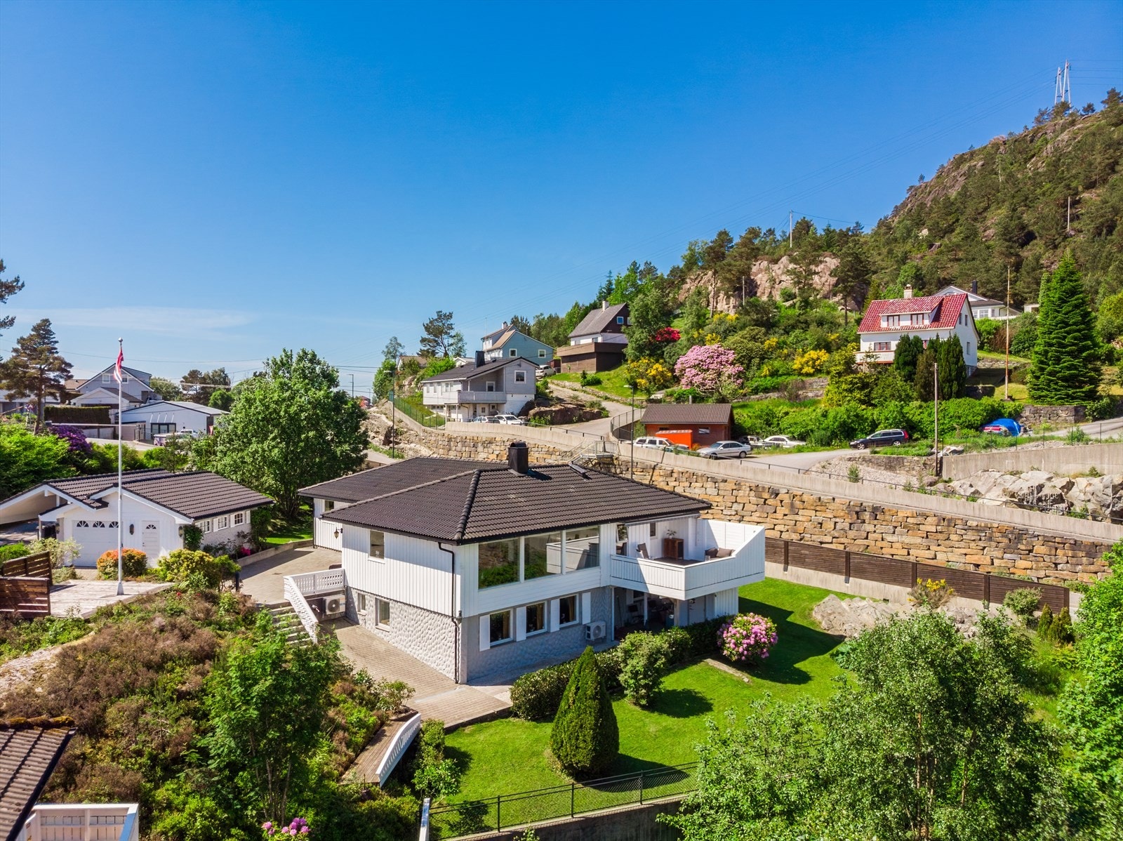 Aktiv Eiendomsmegling v/ Roger Glesnes har gleden av å presentere Nedre Lindhaugen 2! Galleribilde
