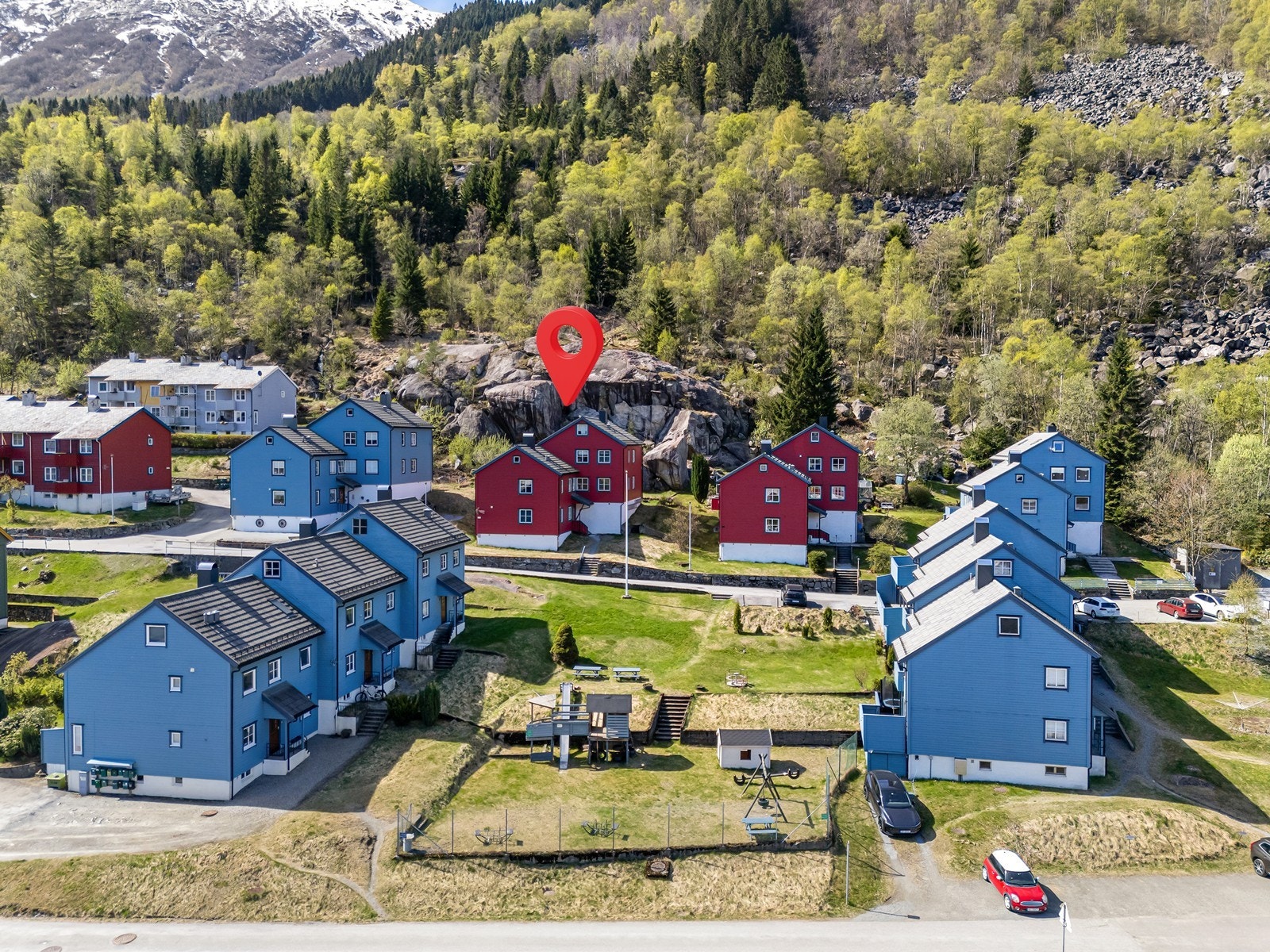 - Området byr også på gode turmuligheter i naturskjønne omgivelser som f.eks Askane og over Tokheim eller egne hjem - Galleribilde