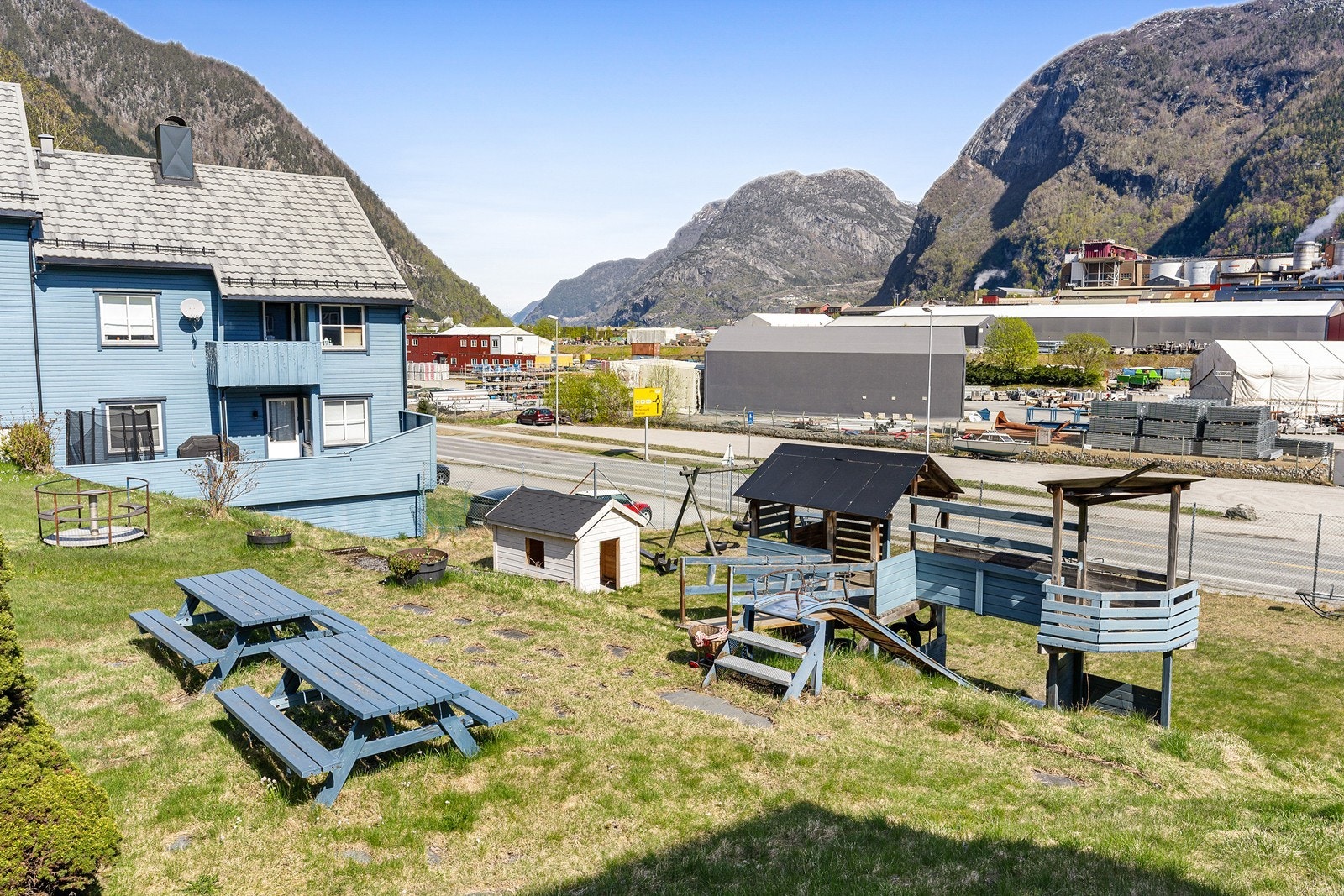 - Lekeplass på fellesområde - Galleribilde