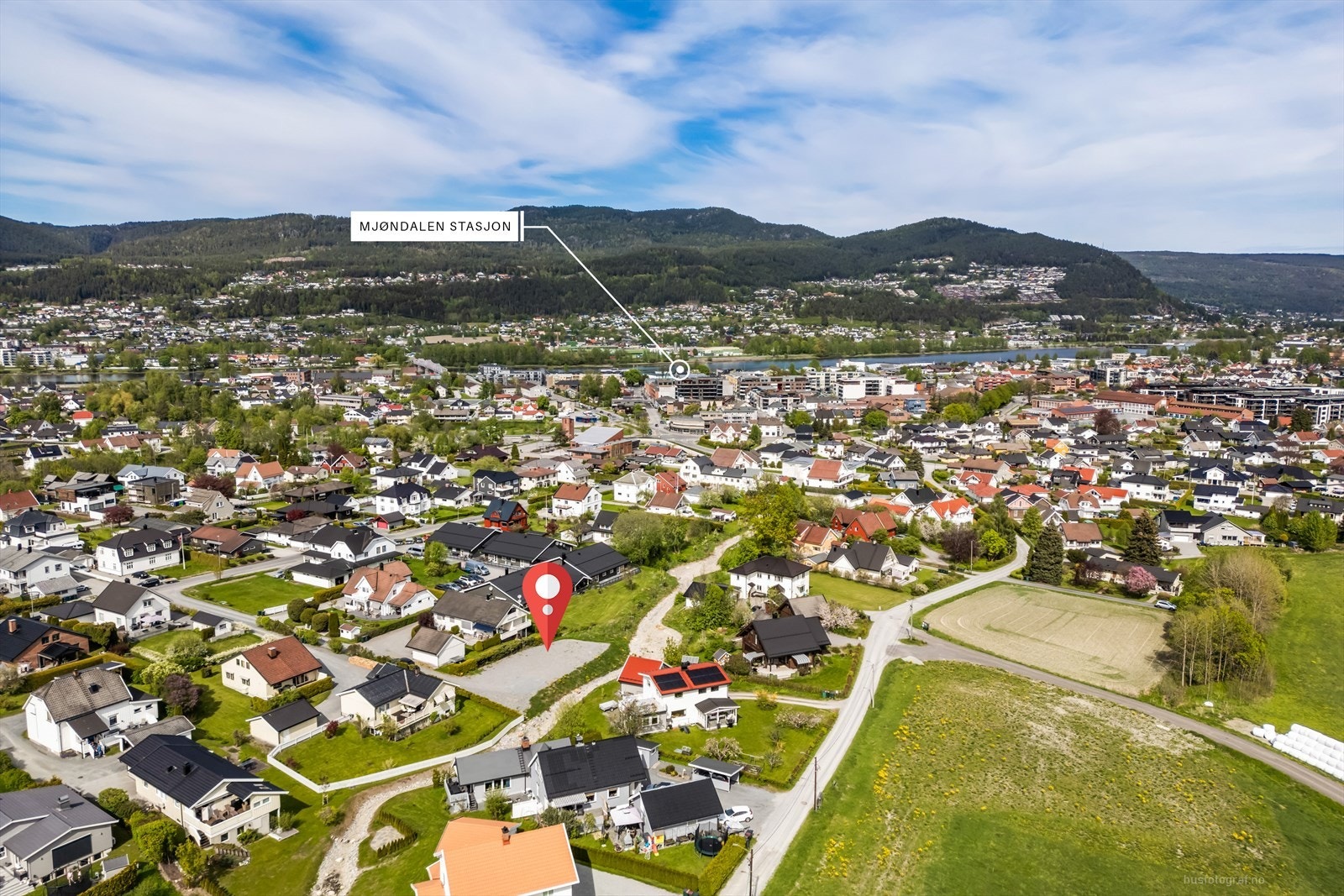 Sentral beliggenhet i Mjøndalen sentrum med de fleste fasiliteter i umiddelbar nærhet. Galleribilde