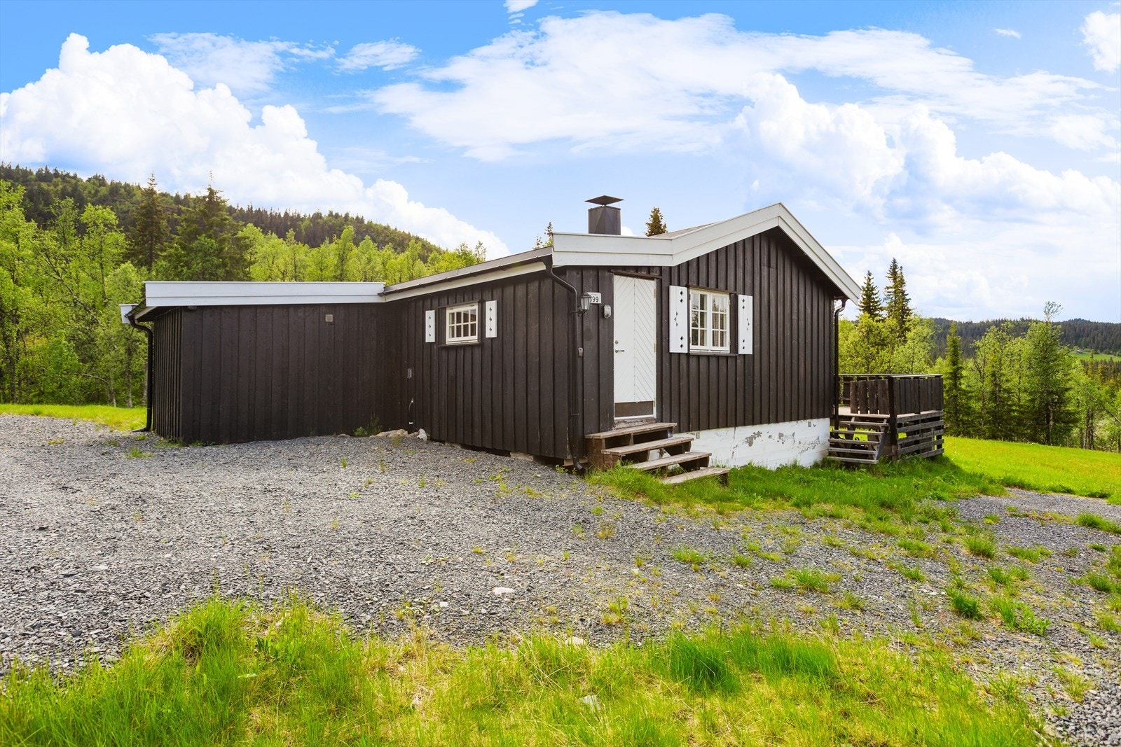 Dette er et fint sted hvor vakre solnedganger kan nytes og turmulighetene er rett utenfor hyttedøra! Galleribilde