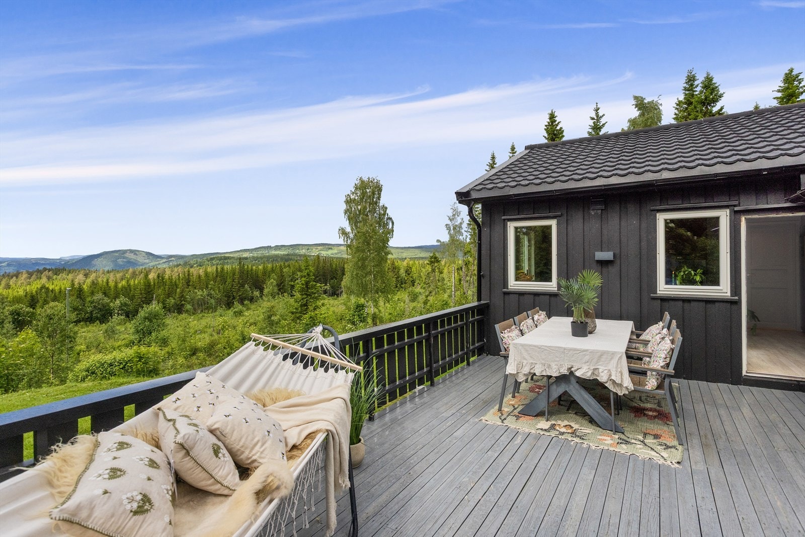 En fantastisk ramme rundt både morgenkaffen og sene, hyggelige sommerkvelder. Galleribilde