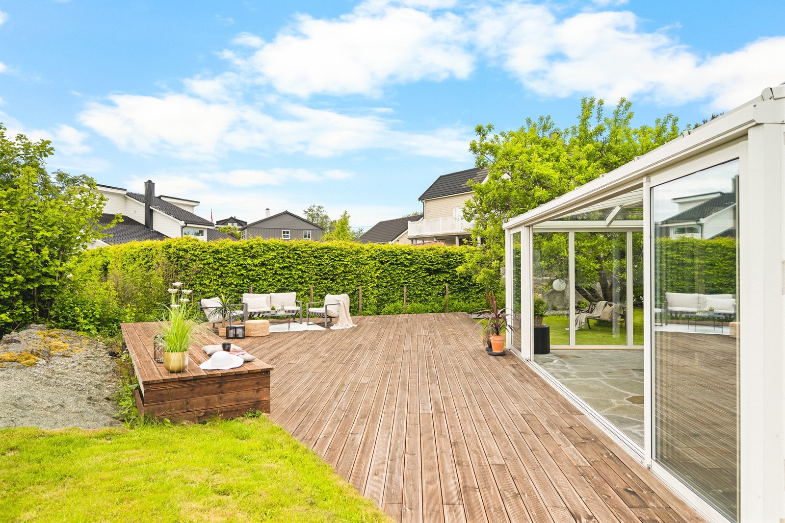 En perfekt uteplass til helårsbruk og som forlengelse av spisestuen! Galleribilde