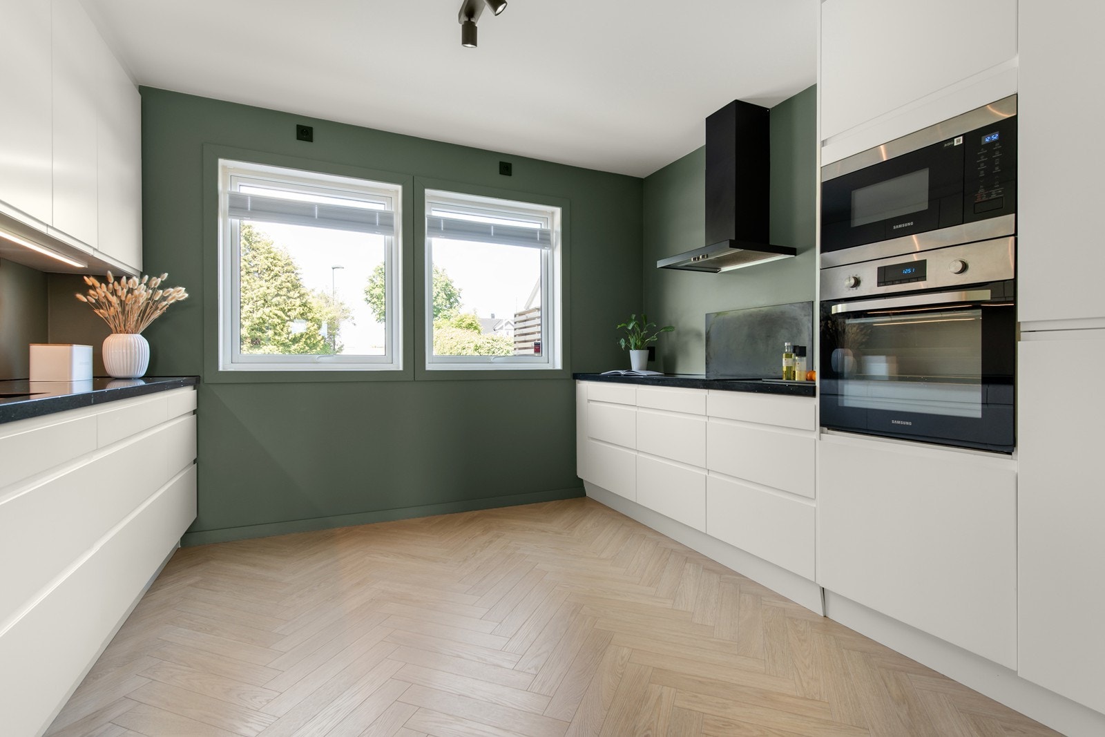 Kjøkkenet er fornyet i 2018 og holder en god standard. Galleribilde