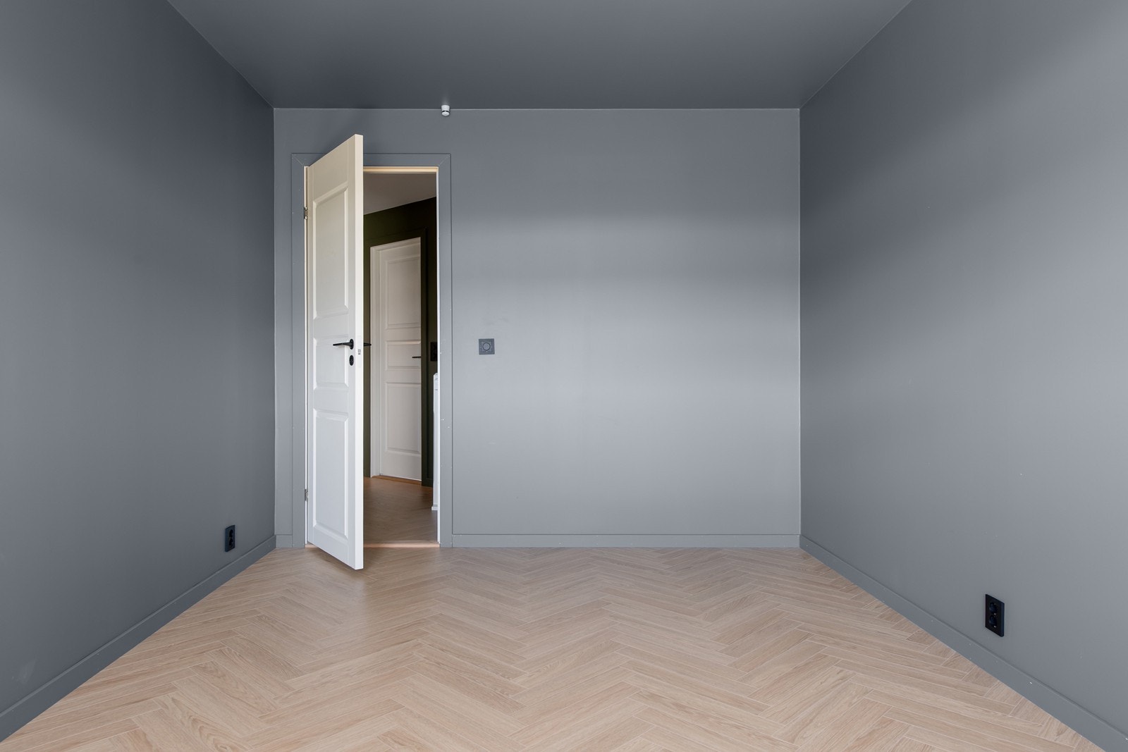 Soverom 2 er på 14,2m². Deilig størrelse for for eksempel barnerom Galleribilde