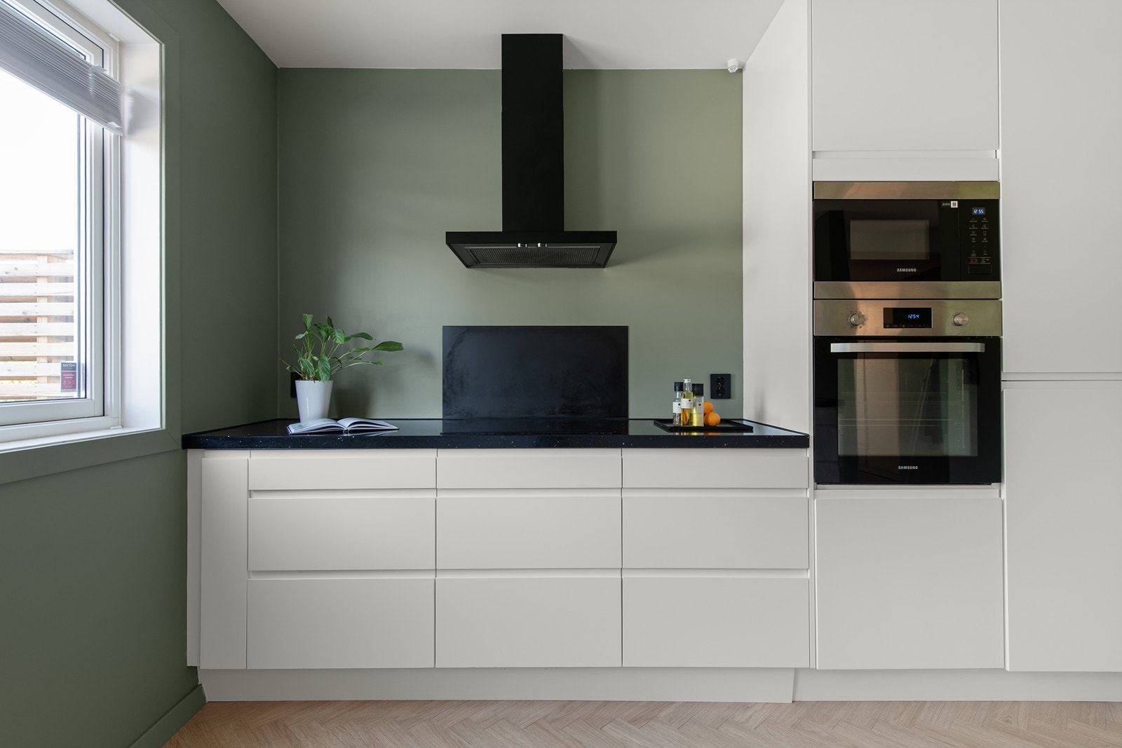 Kjøkkenet er på hele 11,7m², så her kan hele familien lage mat samtidig. Galleribilde