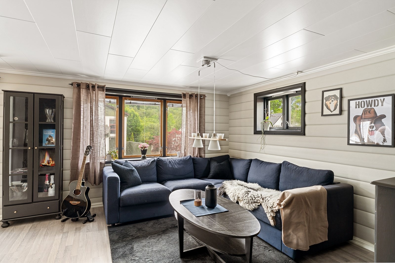 Stuen har overflater som er oppgradert i senere tid. Galleribilde