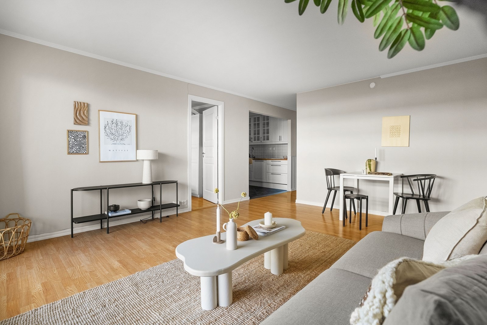 Velkommen inn til hjertet av leiligheten, nemlig stuerommet! Galleribilde
