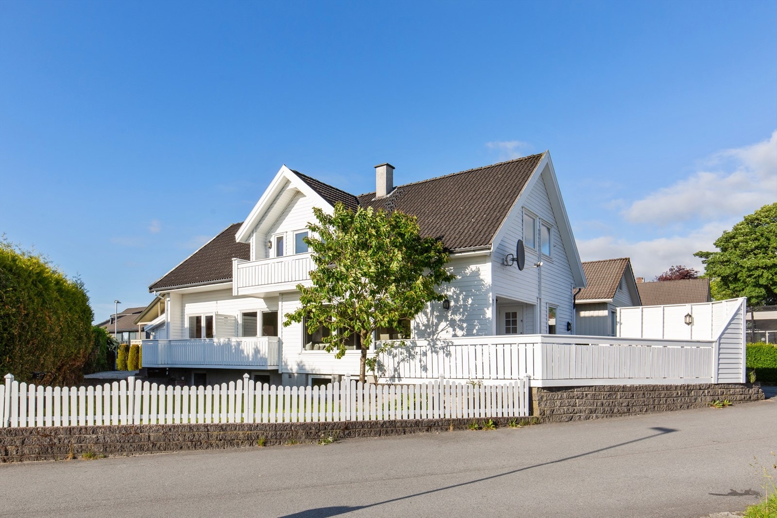 DNB Eiendom AS Lura/Sandnes - Innholdsrik og familievennlig enebolig over 3 plan |