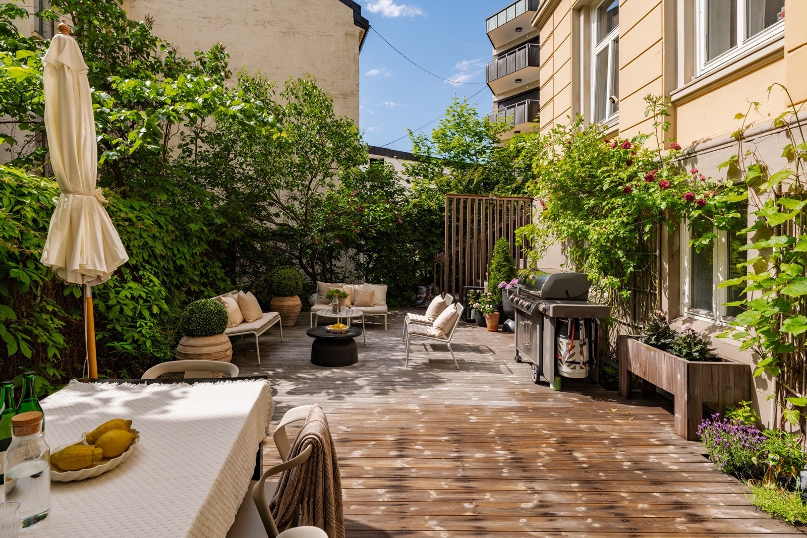 En sjelden mulighet: En klassisk leilighet over to plan i et av Frogners mest ettertraktede områder med privat og usjenert uteplass på hele 55 m². Galleribilde
