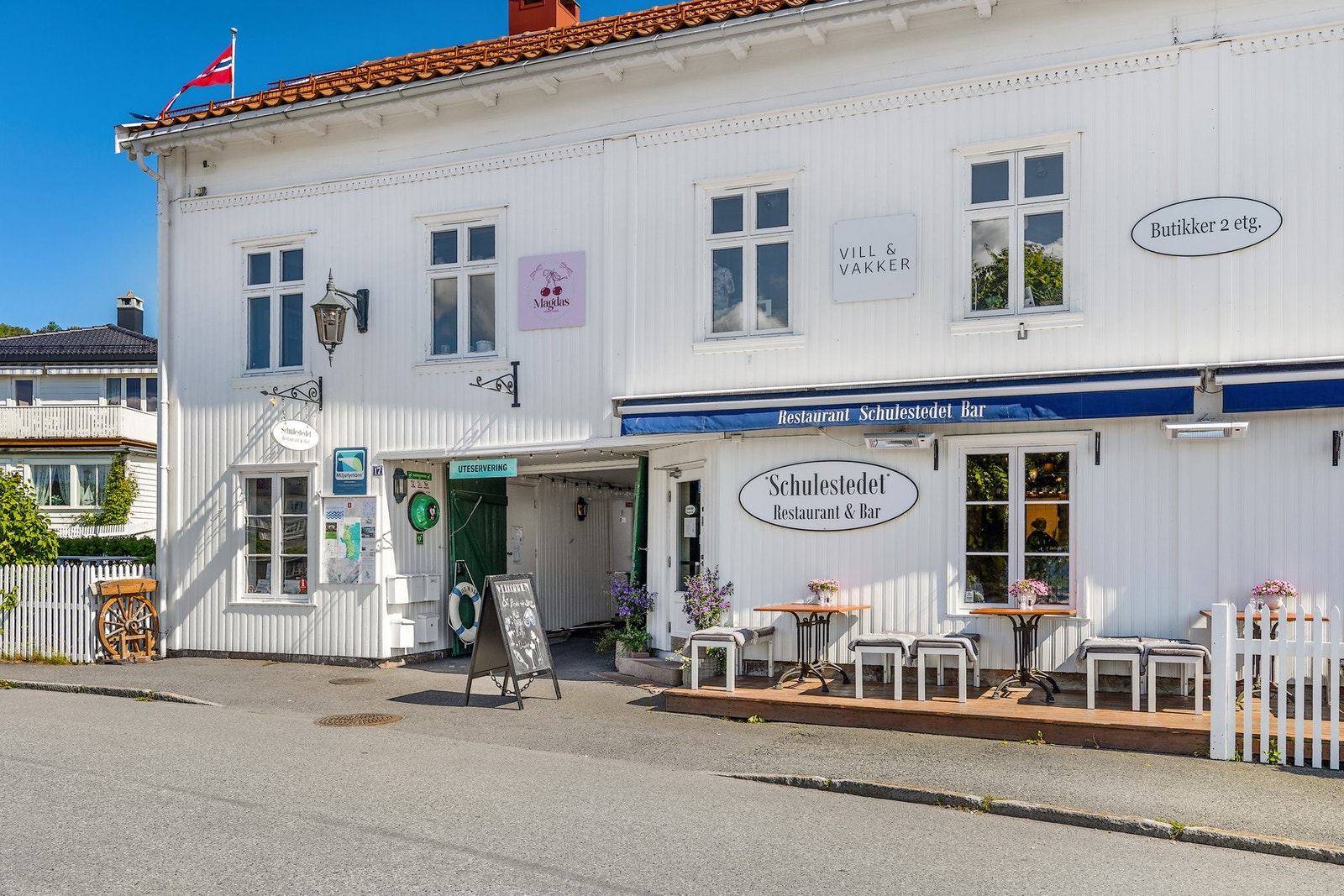 Mange gode spisesteder i sentrum av Holmsbu Galleribilde
