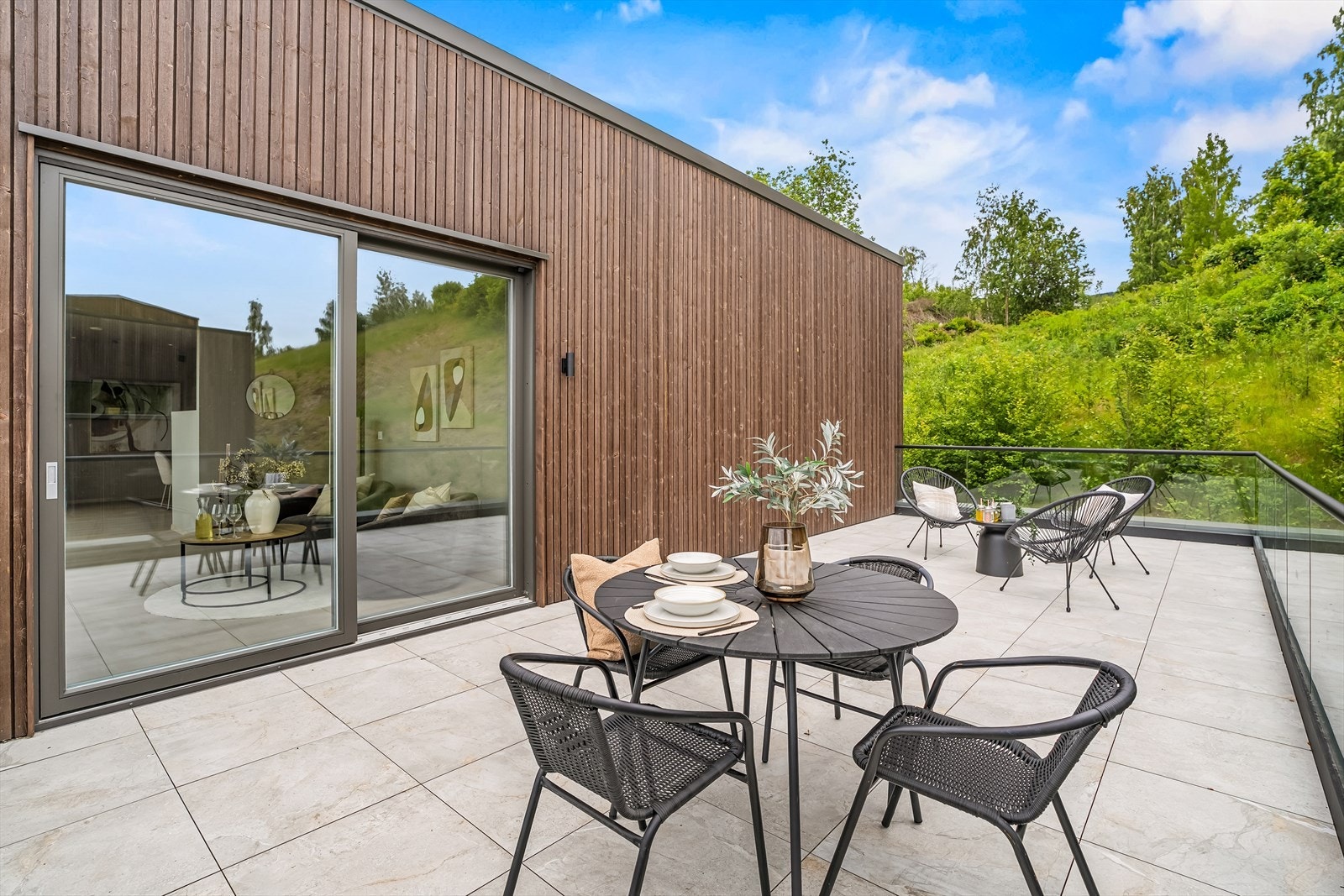 I tillegg har boligen en fantastisk takterrasse på 35 kvm. Galleribilde