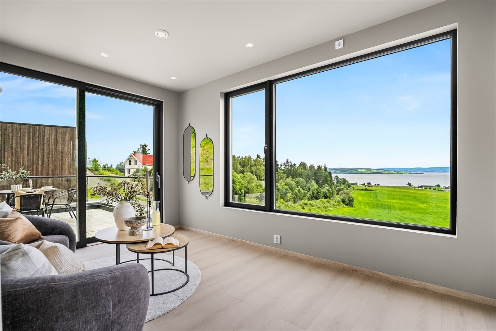 Ventilasjonen består av balansert ventilasjon. Vifter sørger for både tilførsel og avtrekk av ventilasjonsluften. Galleribilde