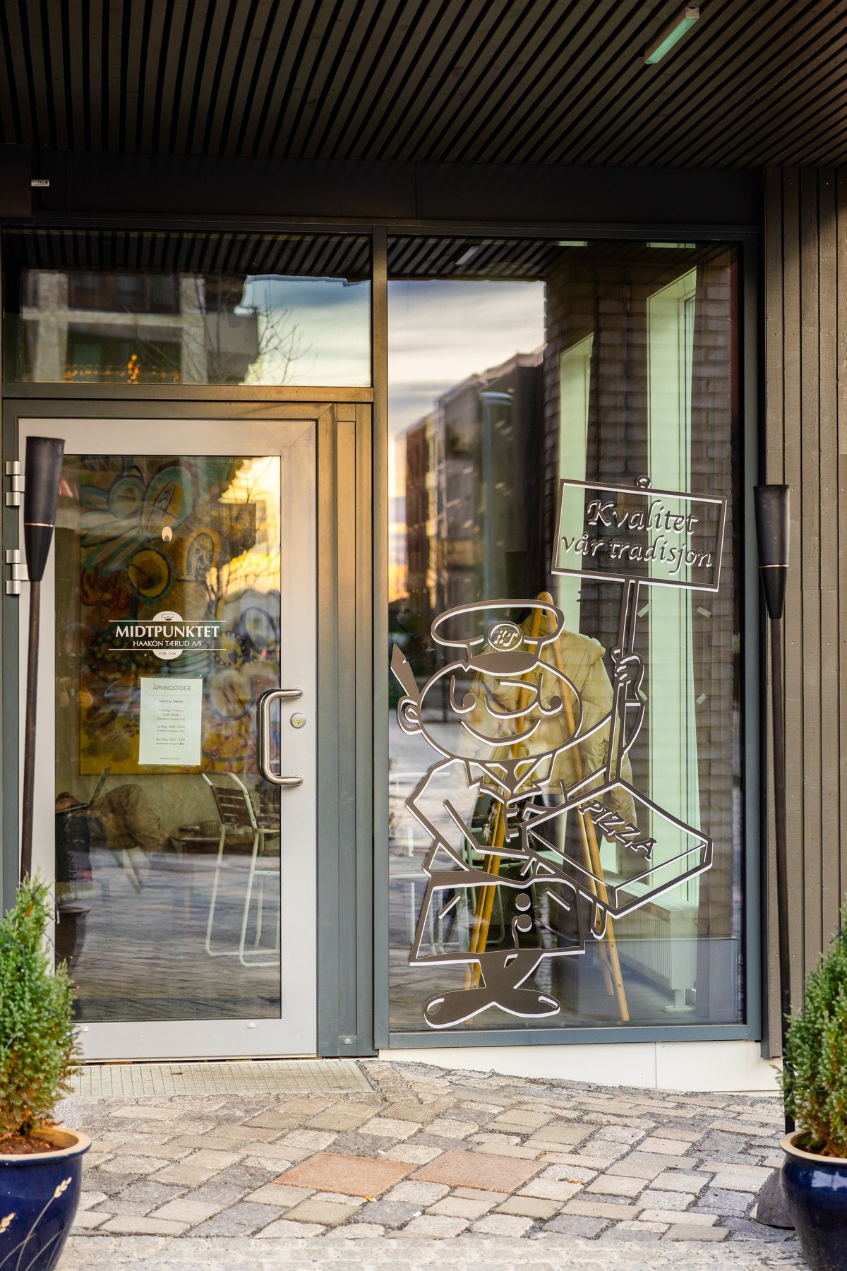 Pizzarestauranten "Midtpunktet" har fort blitt en favoritt blant beboerne. Galleribilde