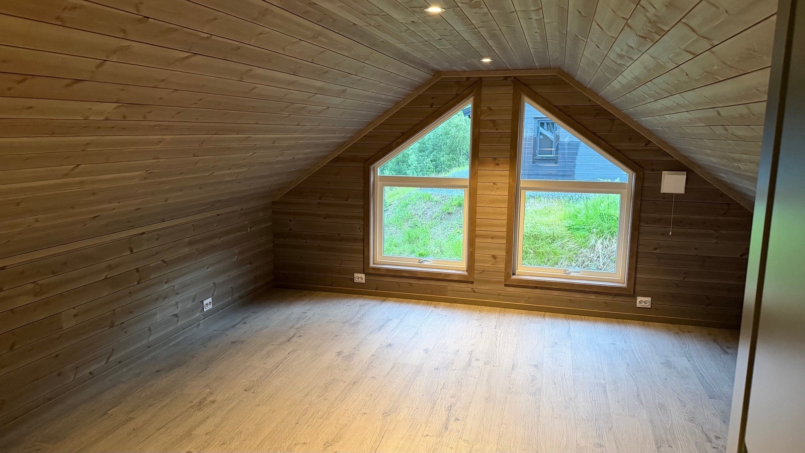 Stort soverom / Loftstue ? i 2. etasje. Galleribilde