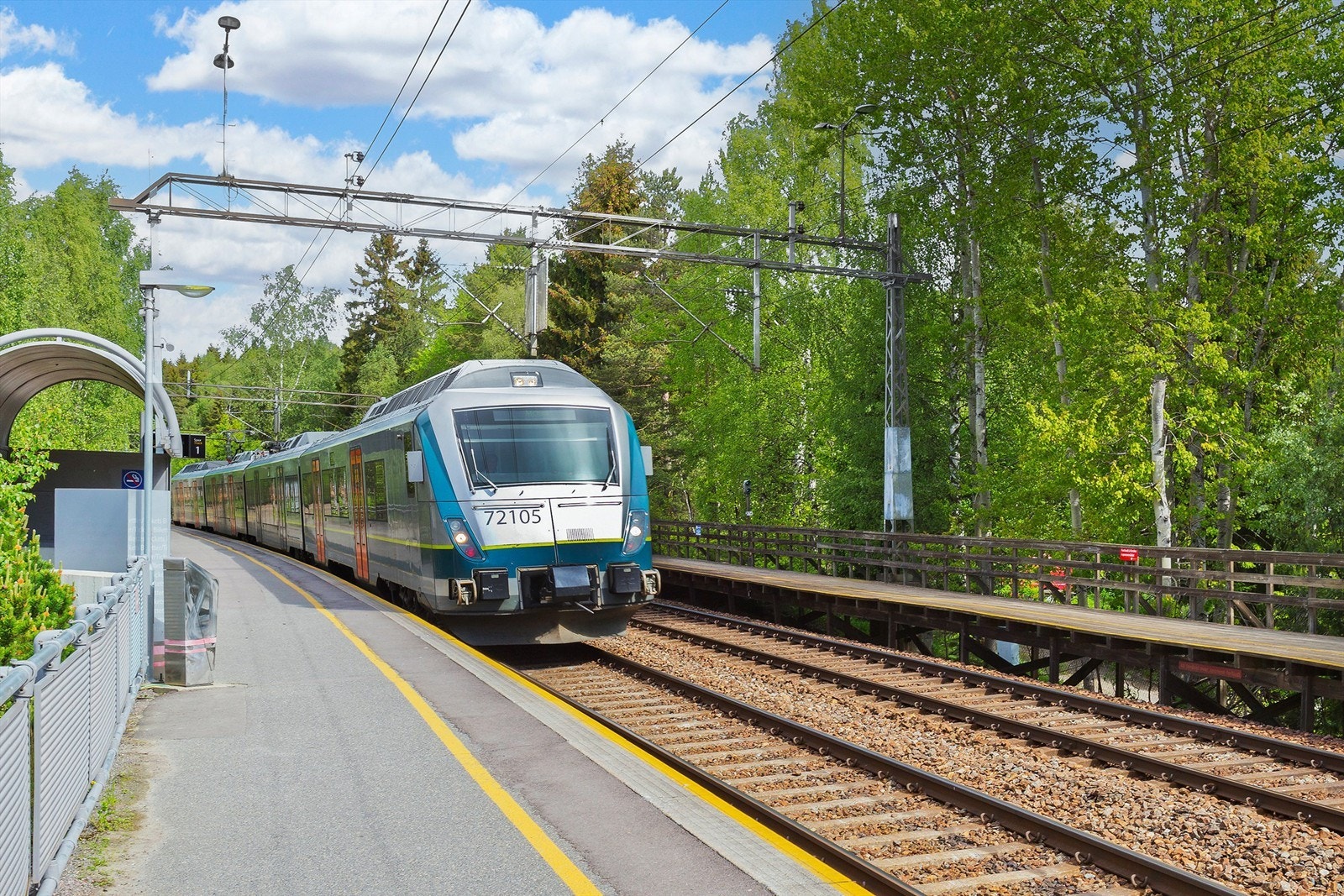 Kort vei til Vevelstad stasjon, med hyppige avganger til Oslo og Ski. Galleribilde