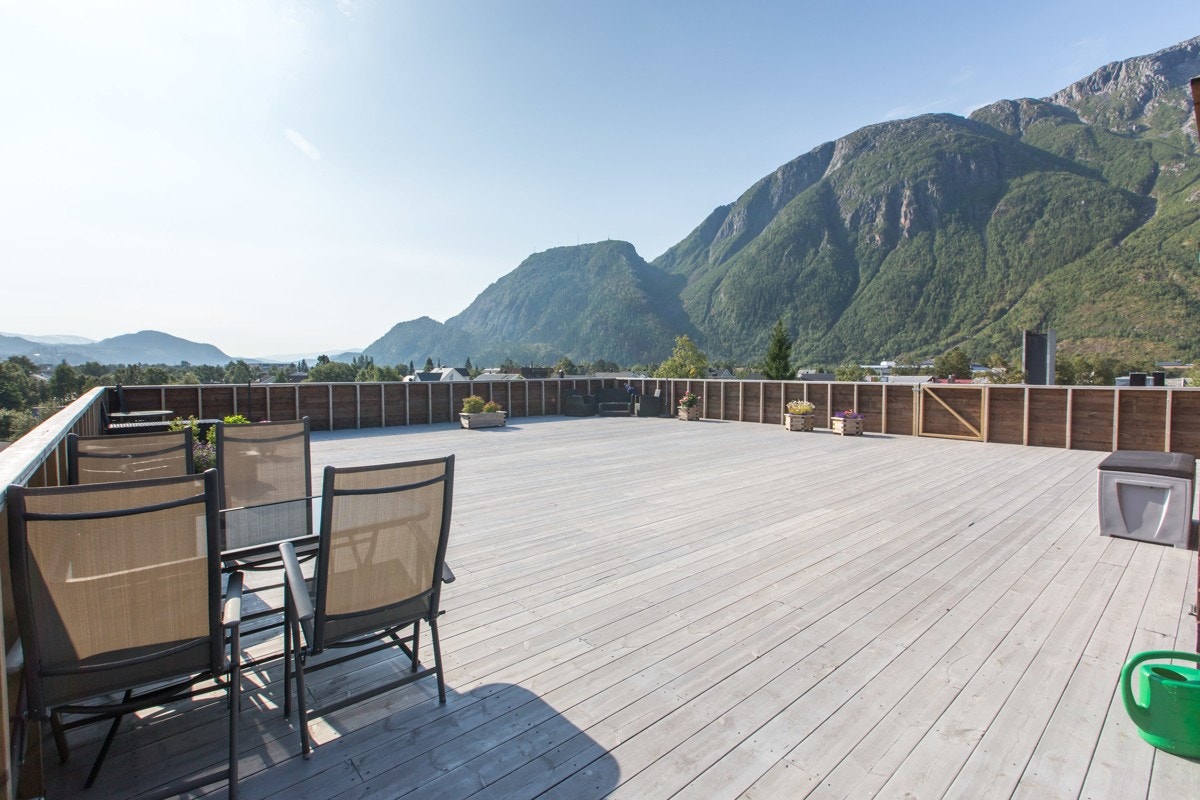 Fra takterrassen kan man nyte panorama utsikt over landskapet. Galleribilde