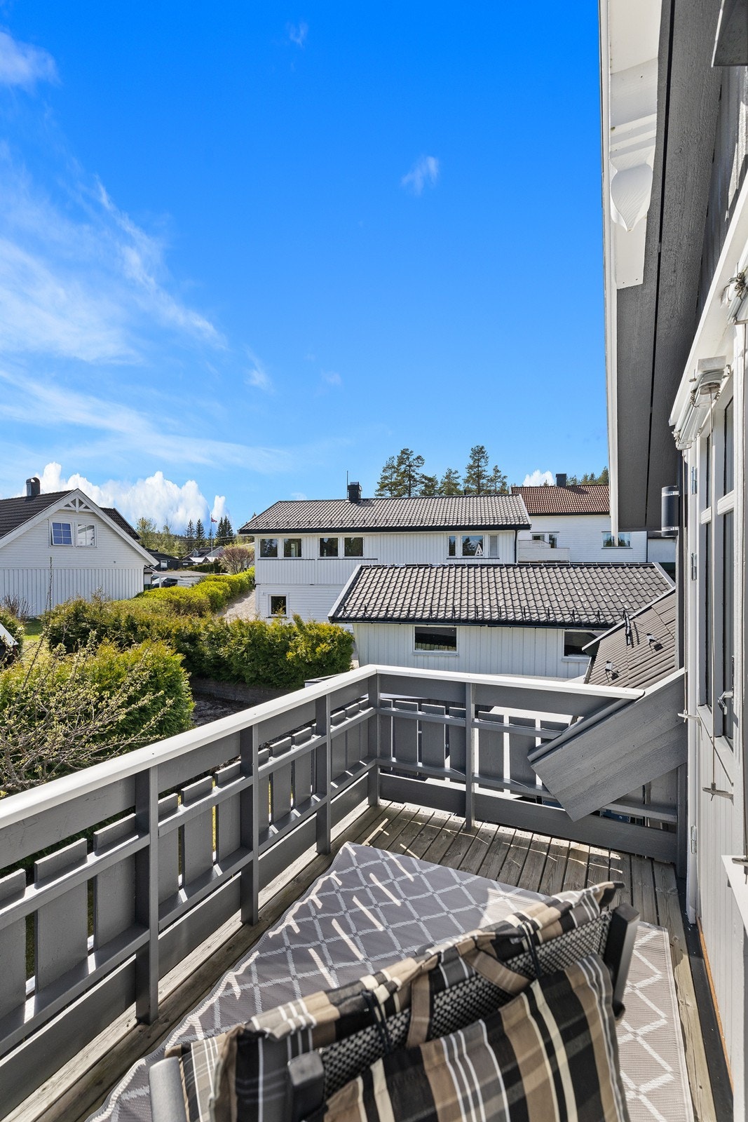 Fra loftstuen er det utgang til en balkong. Galleribilde