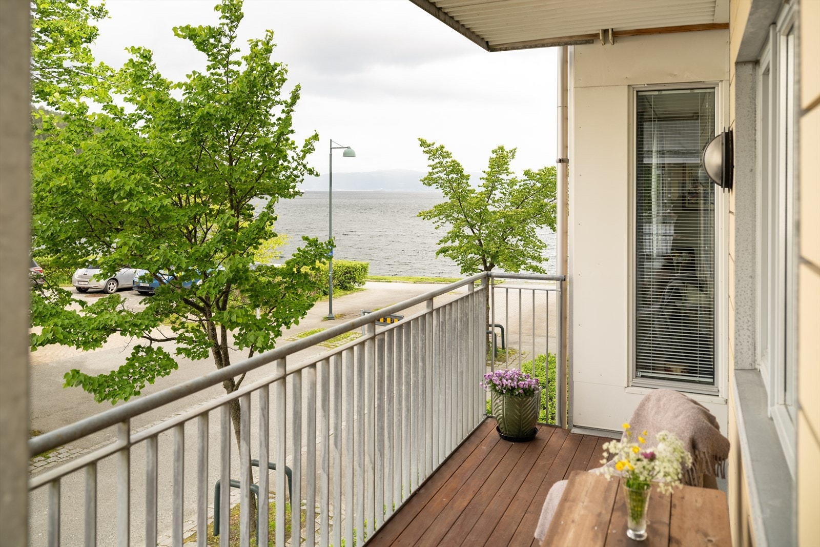 Balkongen er 7,8 m² og overbygd. Galleribilde