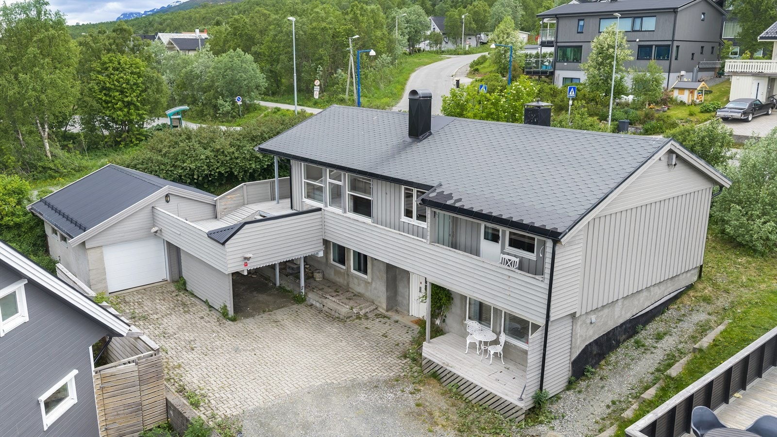 GARANTI Eiendomsmegling Tromsø Bud mottatt! - Kvaløysletta - Familievennlig enebolig på Kvaløysletta med garasje, balkong og mulighet for utleie