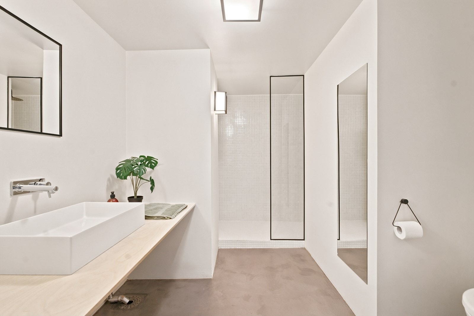 Badet ble modernisert i 2017 og har elektrisk gulvvarme. Galleribilde