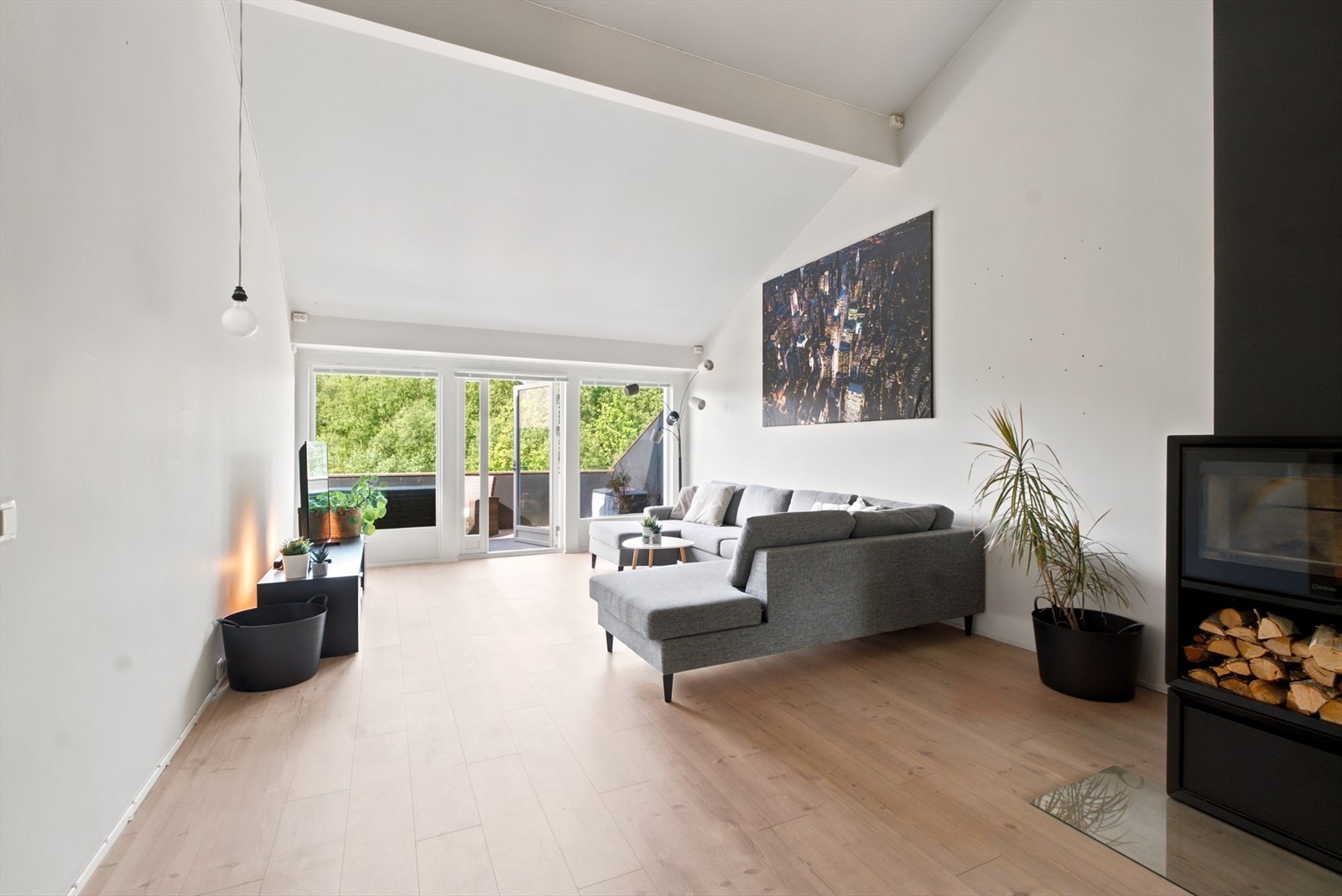 En Contura vedovn er installert for ekstra varme og hygge. Galleribilde