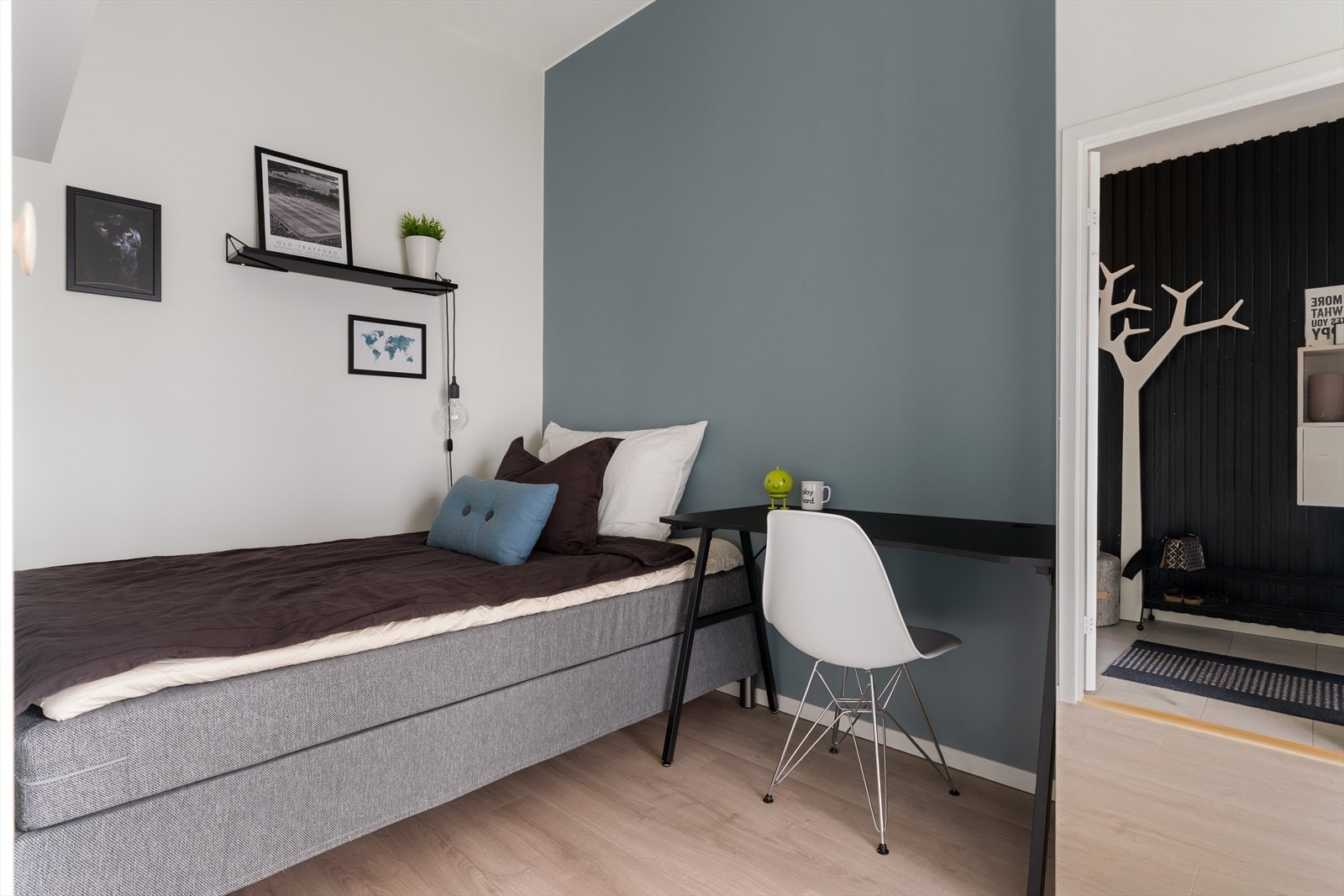 Det andre soverommet er på 7 m² og byr på gode innredningsmuligheter med plass til dobbeltseng og garderobe. Galleribilde