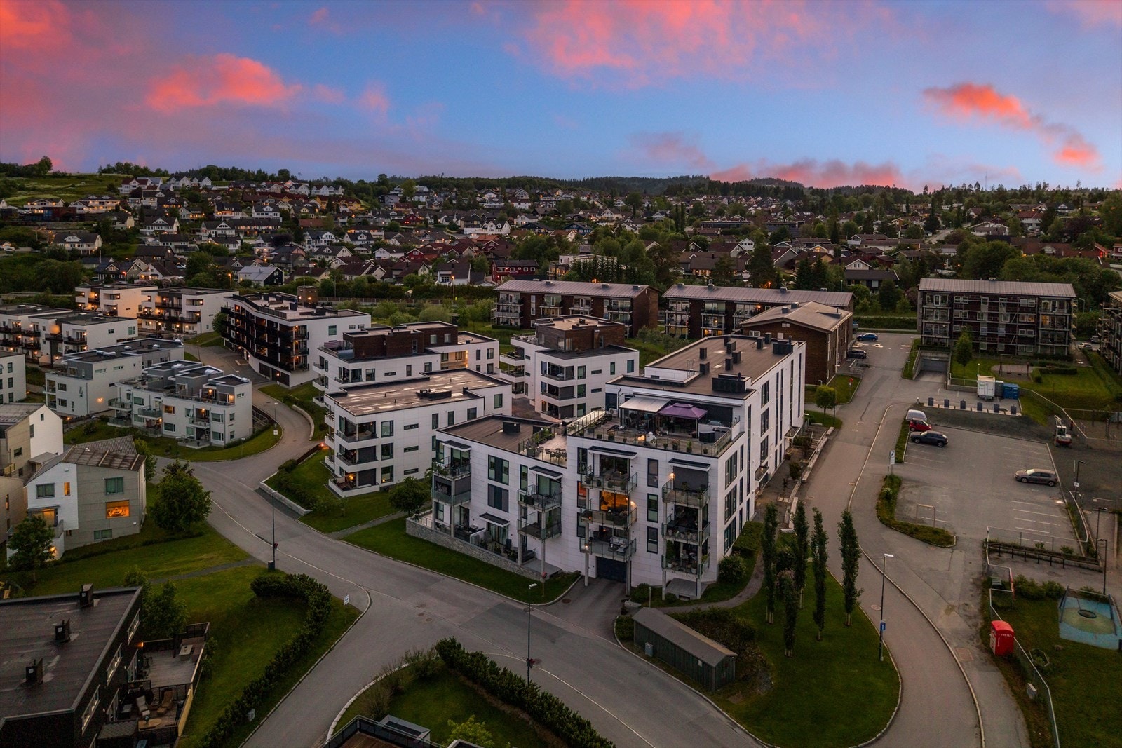 Området er preget av mye nyere bebyggelse de siste årene, med et moderne og stilfullt uttrykk. Galleribilde