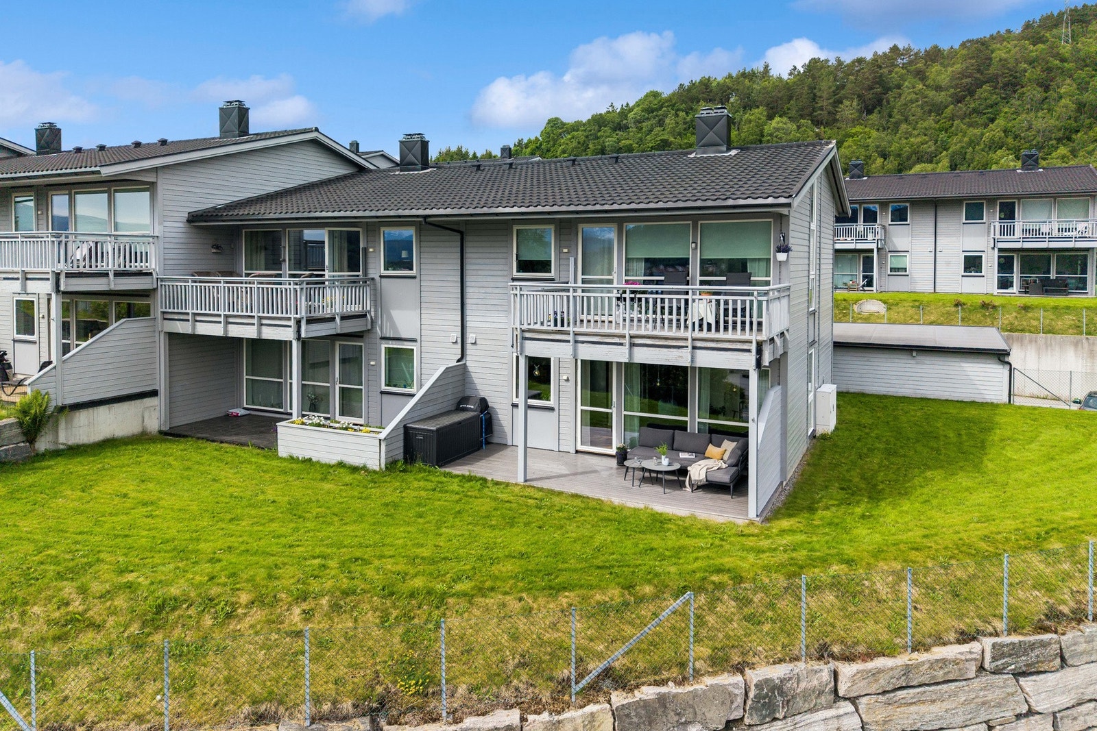 PrivatMegleren presenterer en meget flott 3-roms andelsleilighet fra 2012 i et rolig boligområde i Fremmerholen - Galleribilde